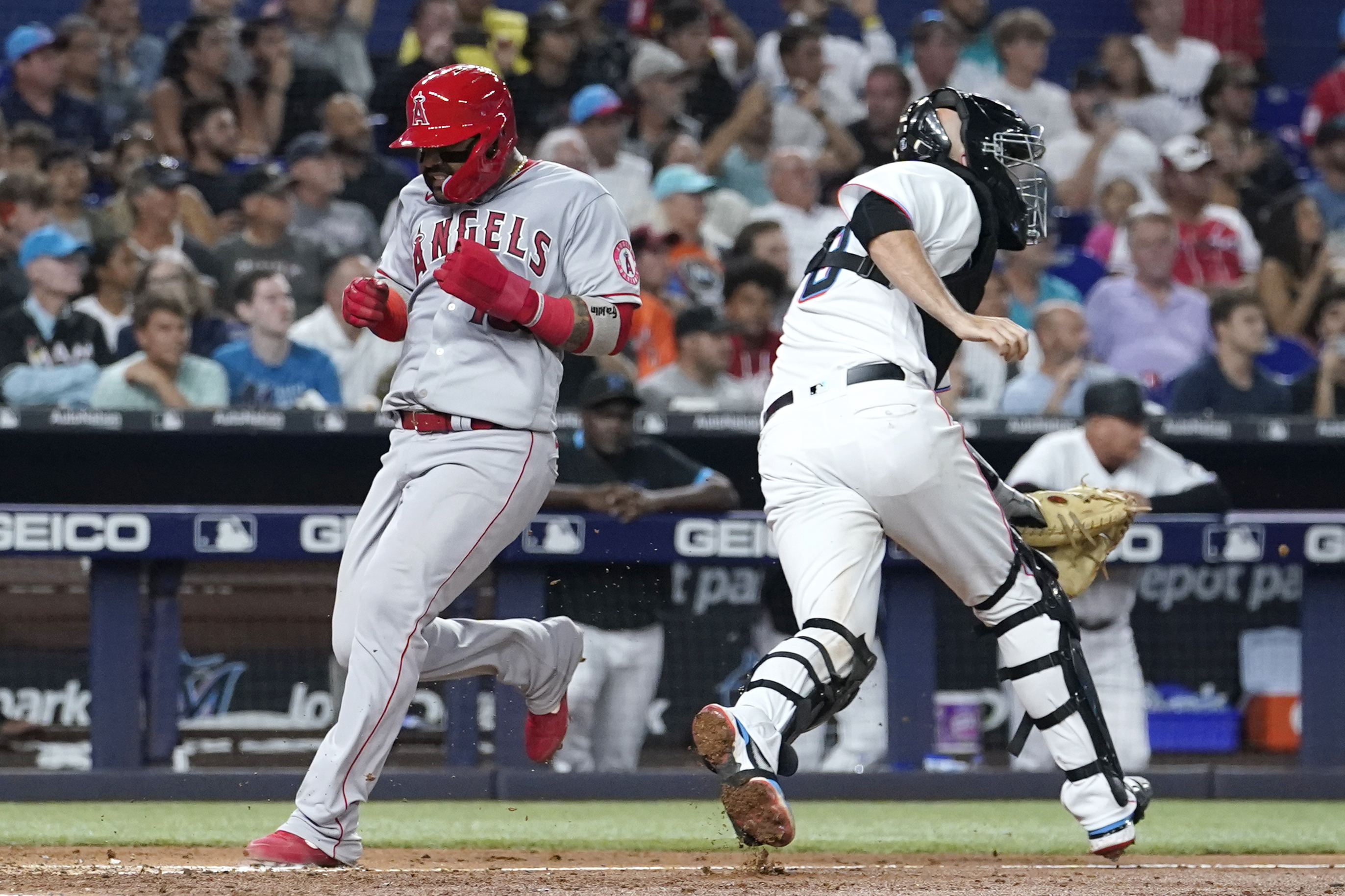 Ohtani dominant on mound, hits go-ahead single for Angels – KGET 17