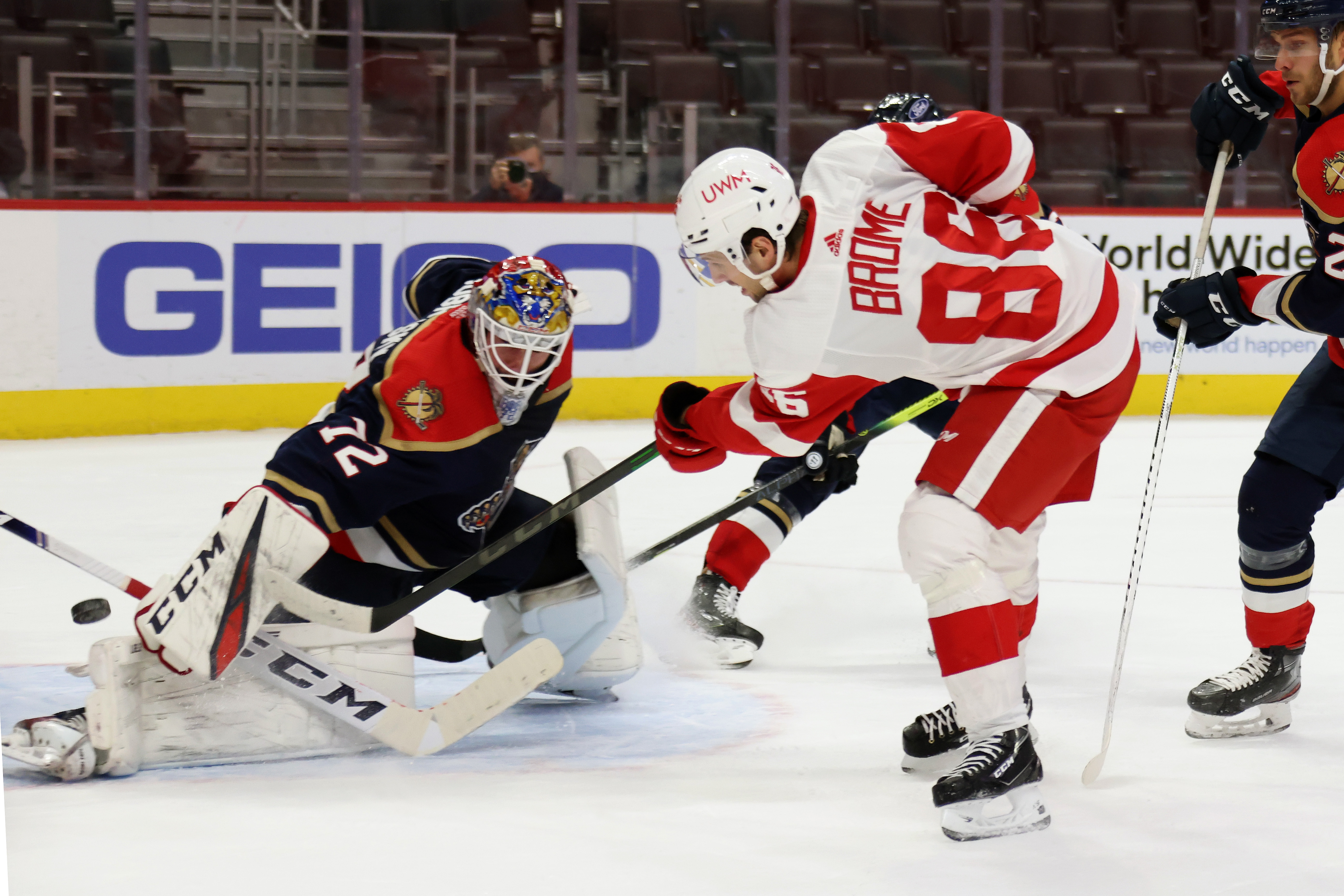 Red Wings hold off Panthers 2-1 after Brome's 1st NHL goal