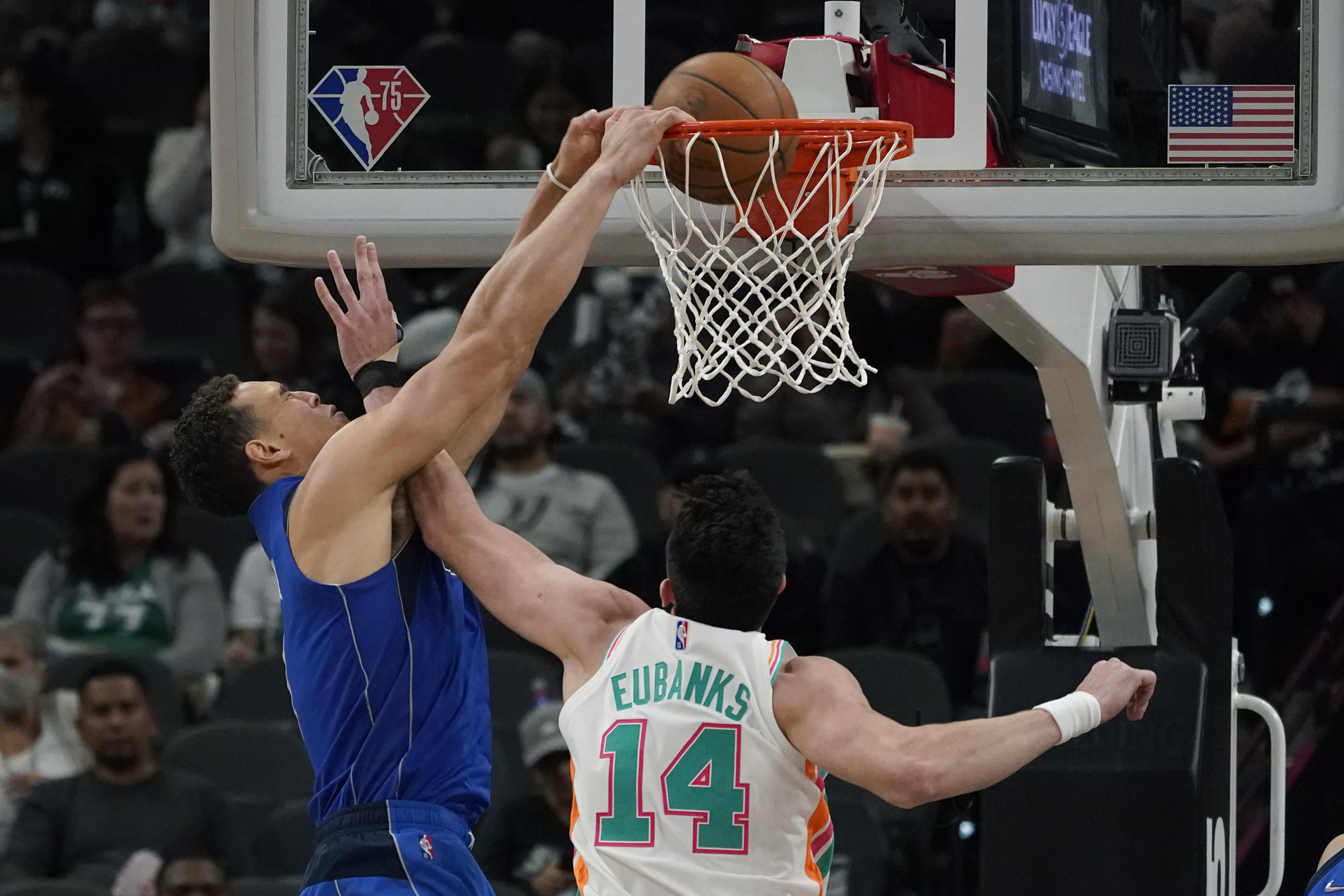Luka Doncic leads Dallas Mavericks past San Antonio Spurs in return from  injury, NBA News