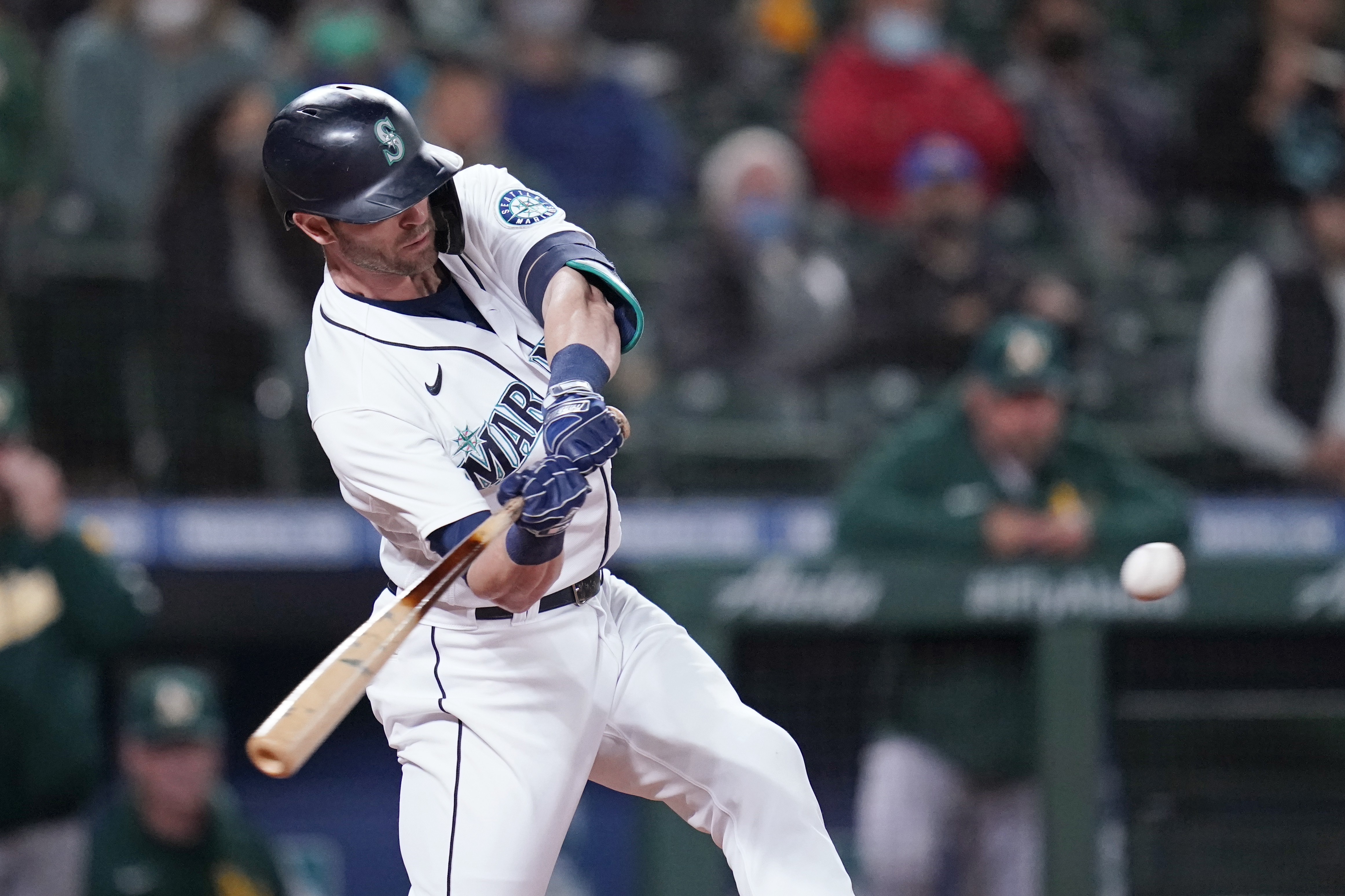 Mitch Haniger's injury not looking to be an automatic trip to Mariners'  injured list