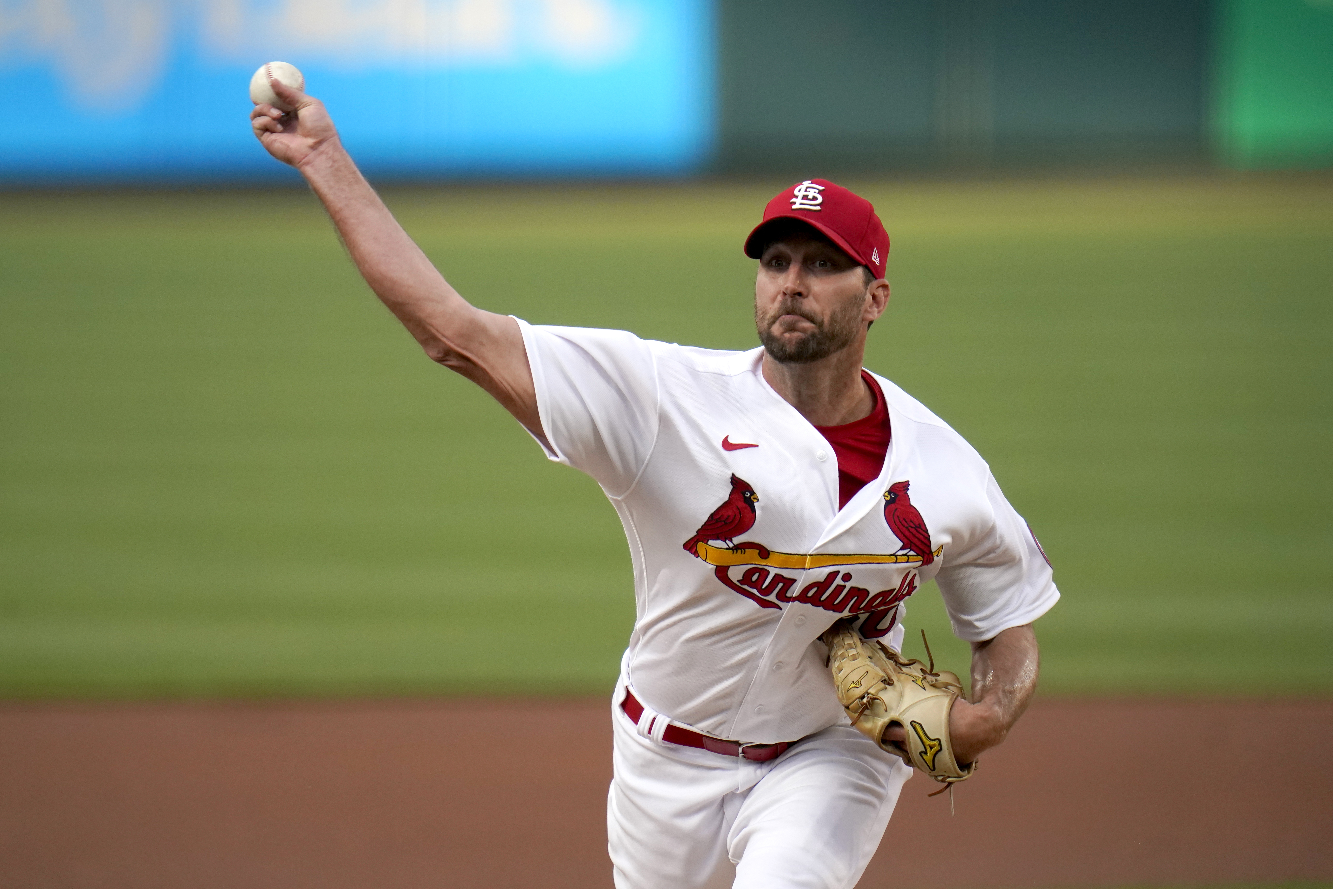Wainwright, Cards win 5th in row; Mets fire hitting coaches