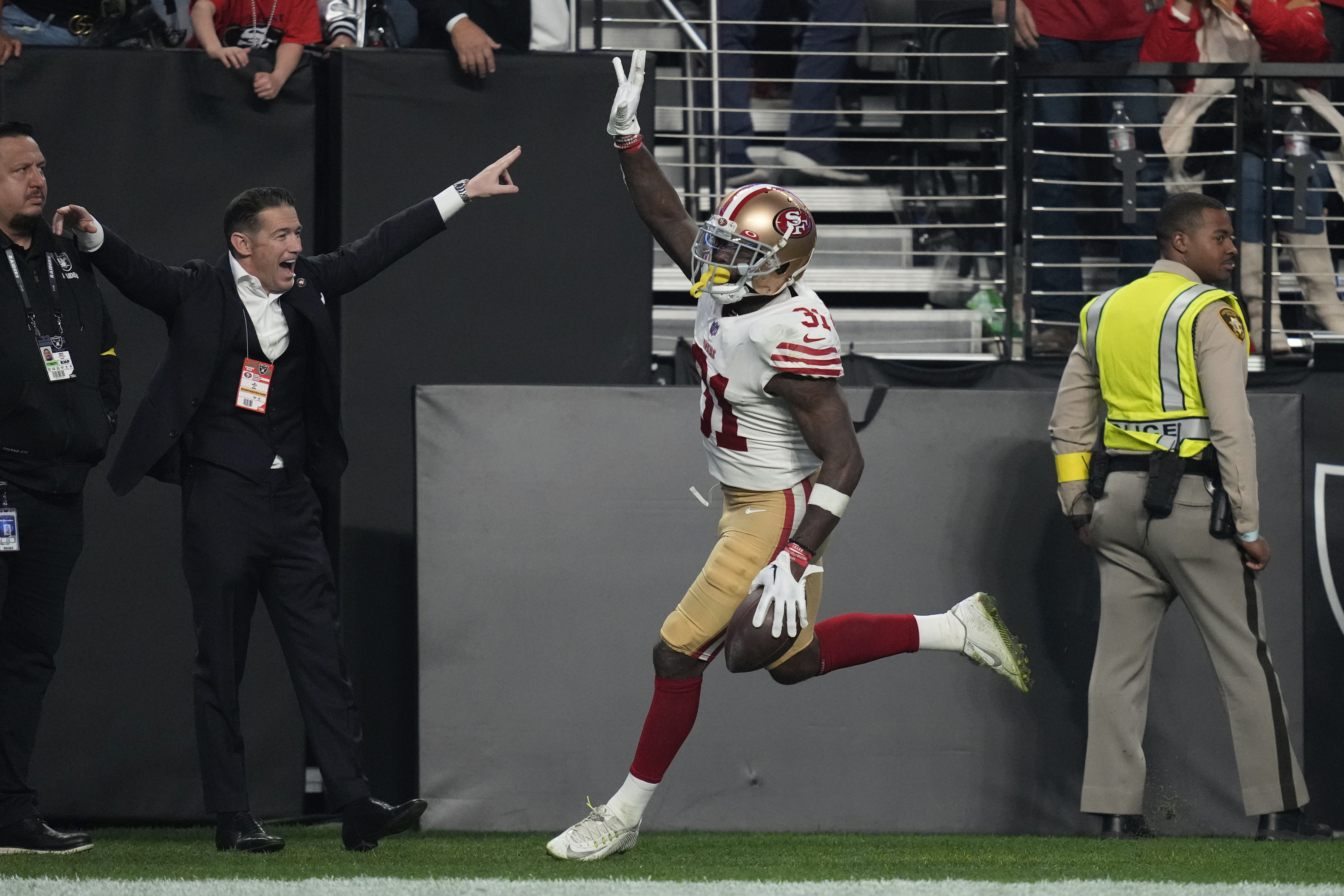 49ers edge Raiders in OT for 9th consecutive win