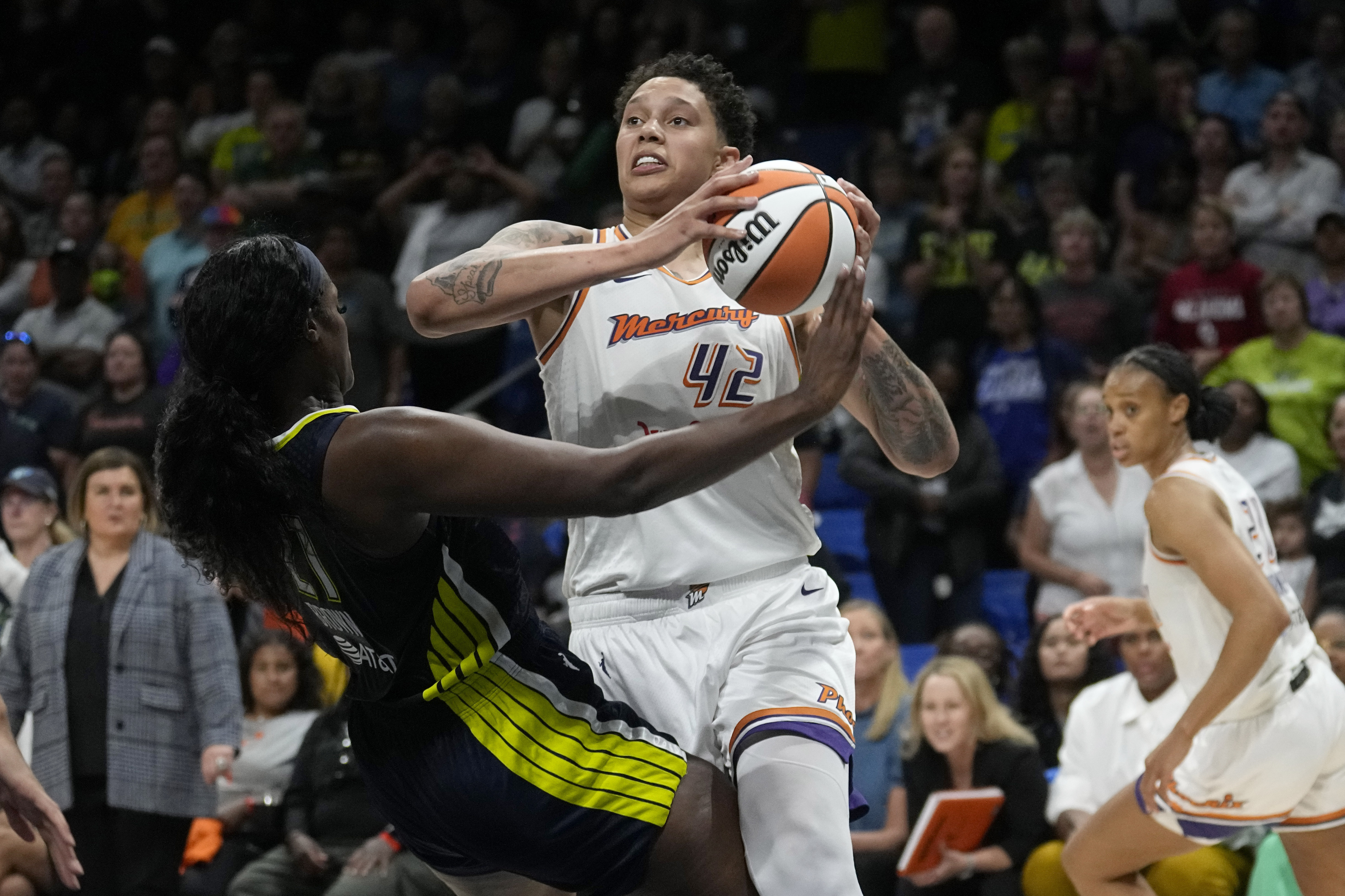 Mavericks sign historic jersey patch deal with WNBA's Wings