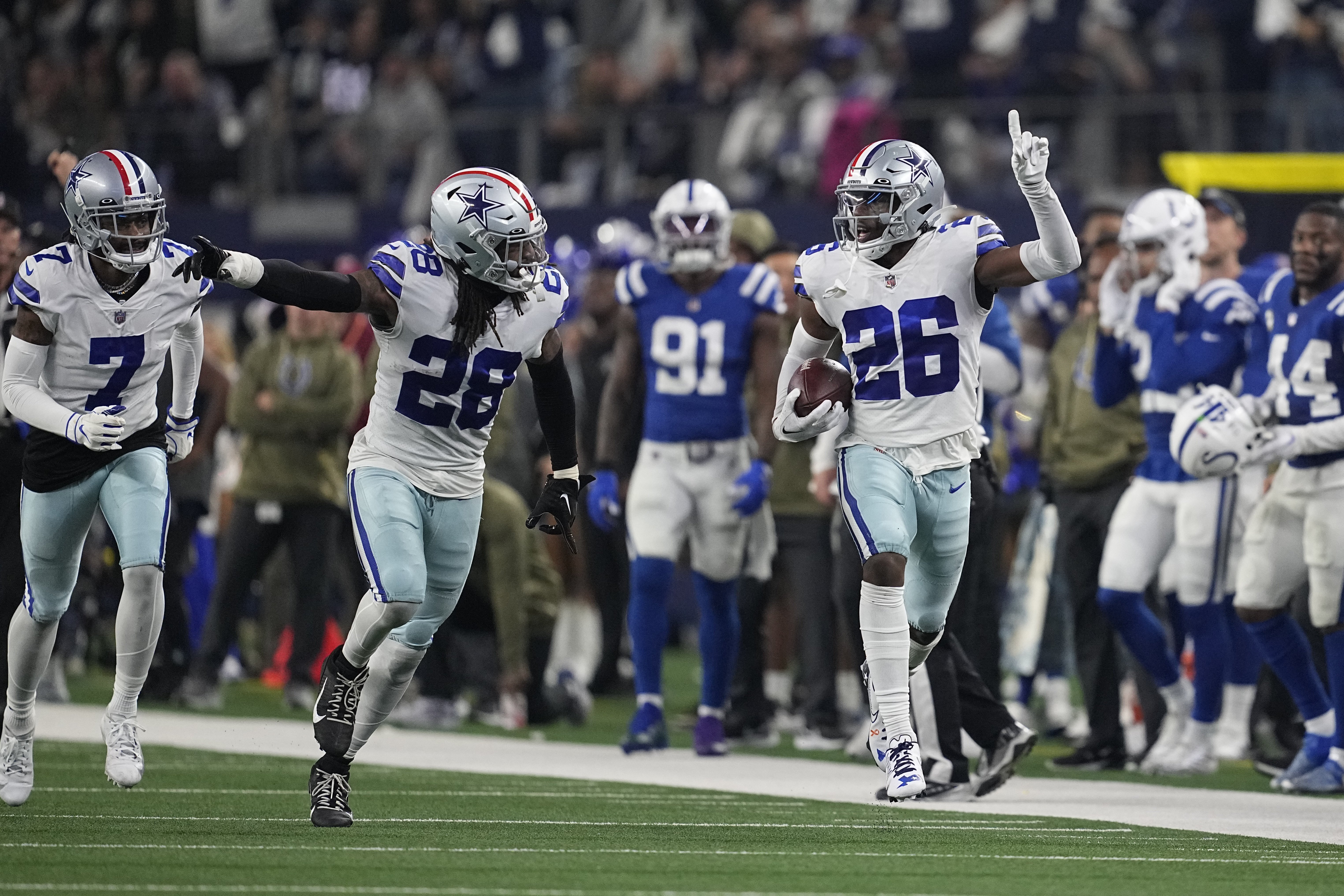 Cowboys score 33 points in 4th quarter, rout Colts 54-19