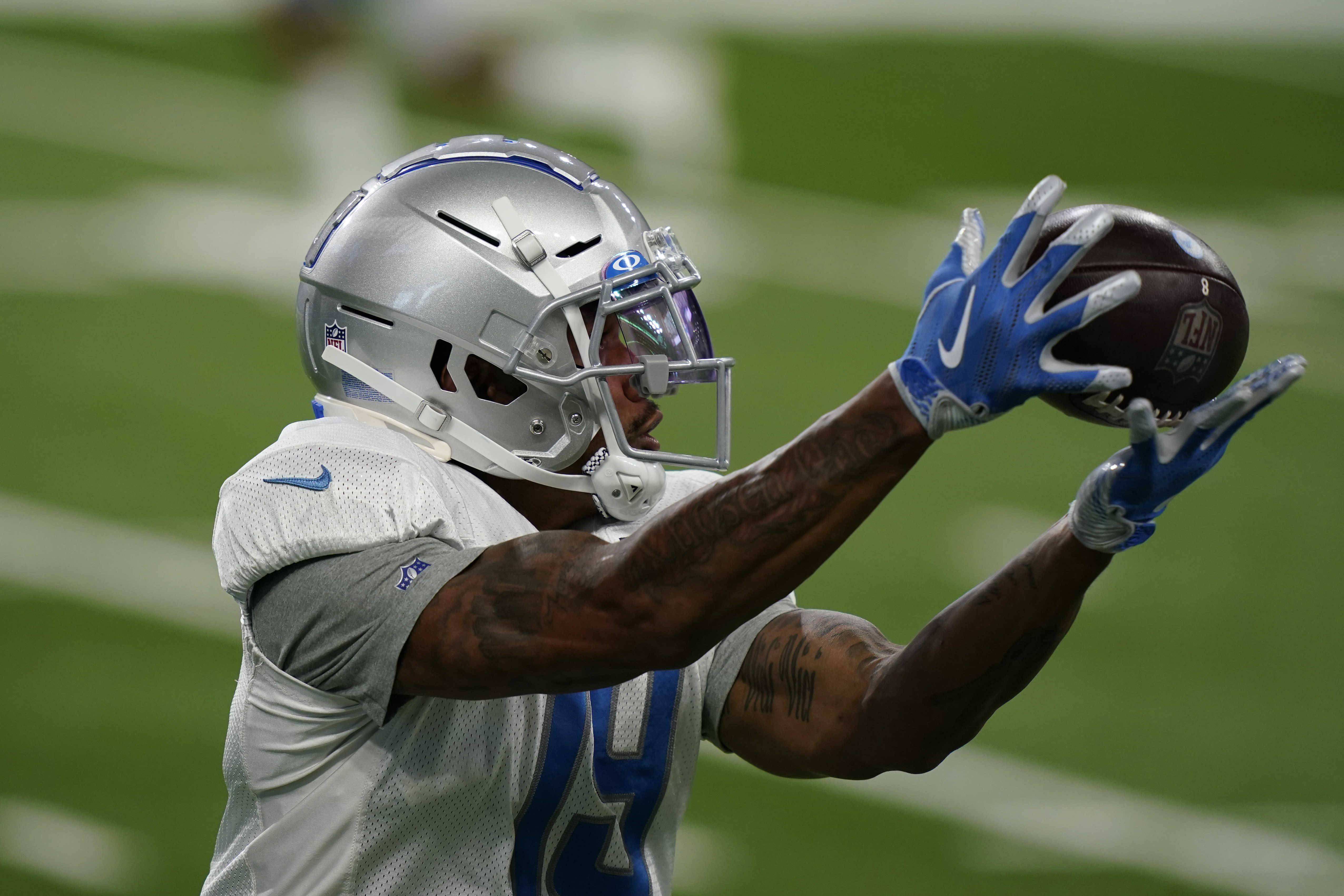 Detroit Lions on X: Going with the white jerseys and grey pants Sunday  against the Browns.  / X