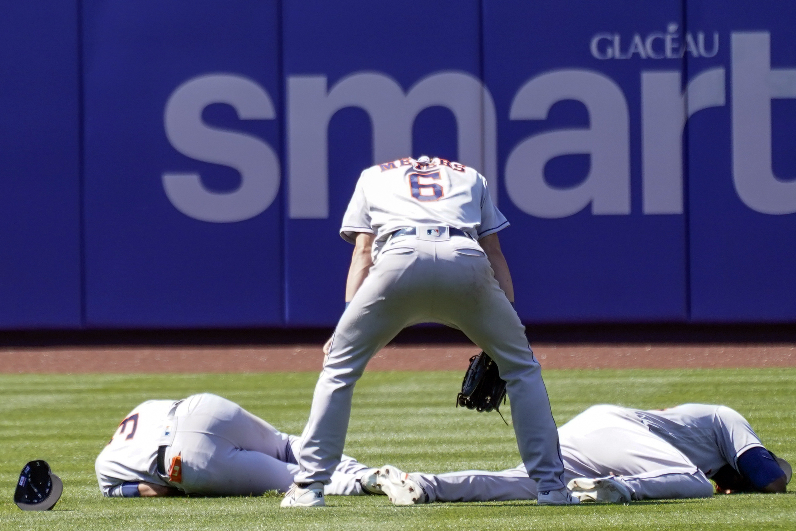 Verlander dominates, Castro homers, Astros beat Mets 2-0