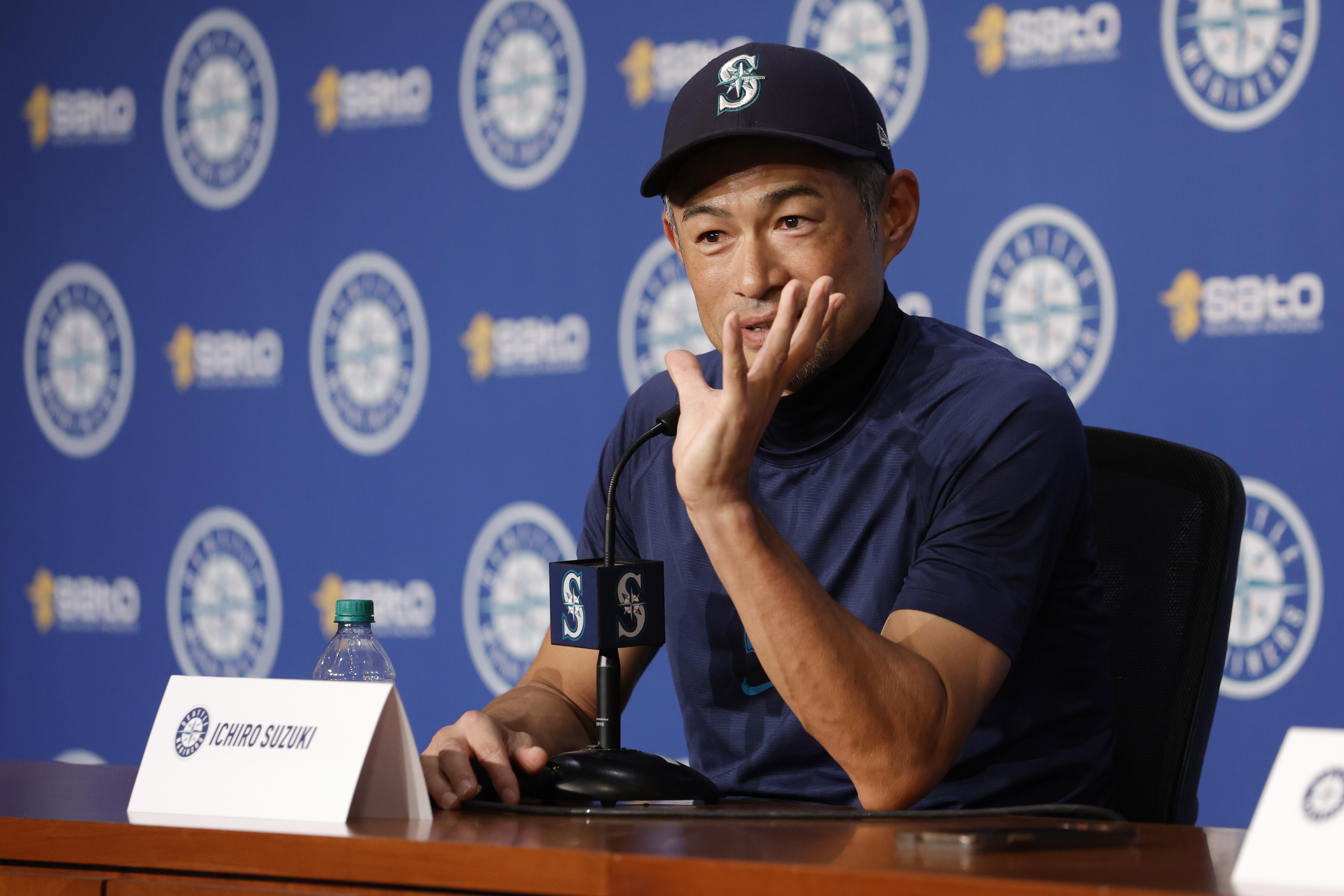 Mr. 4,000 — Congrats to Ichiro, by Mariners PR