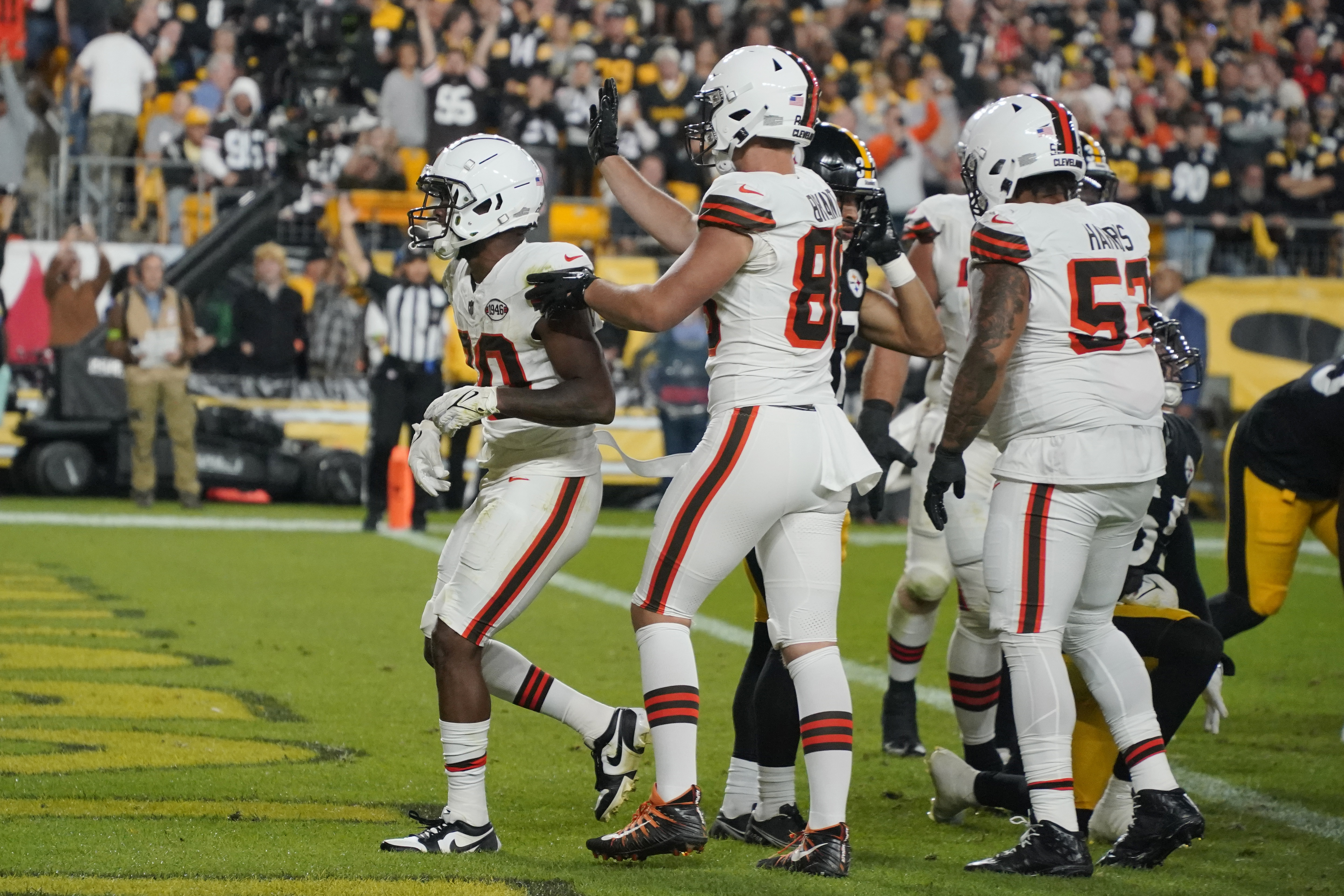 T.J. Watt's scoop-and-score lifts Steelers past Browns 26-22 as