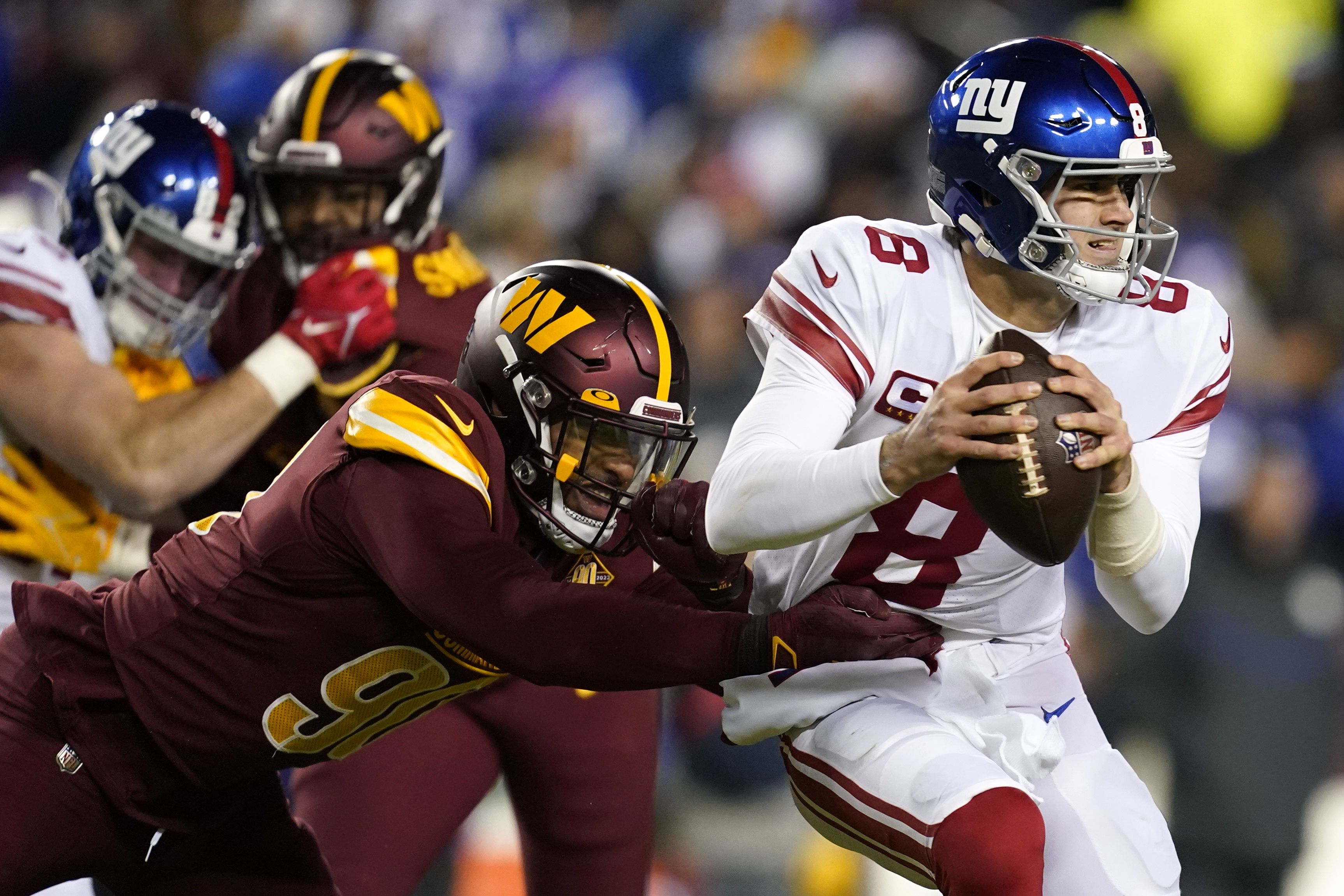 Giants beat Commanders in prime time to end winless skid