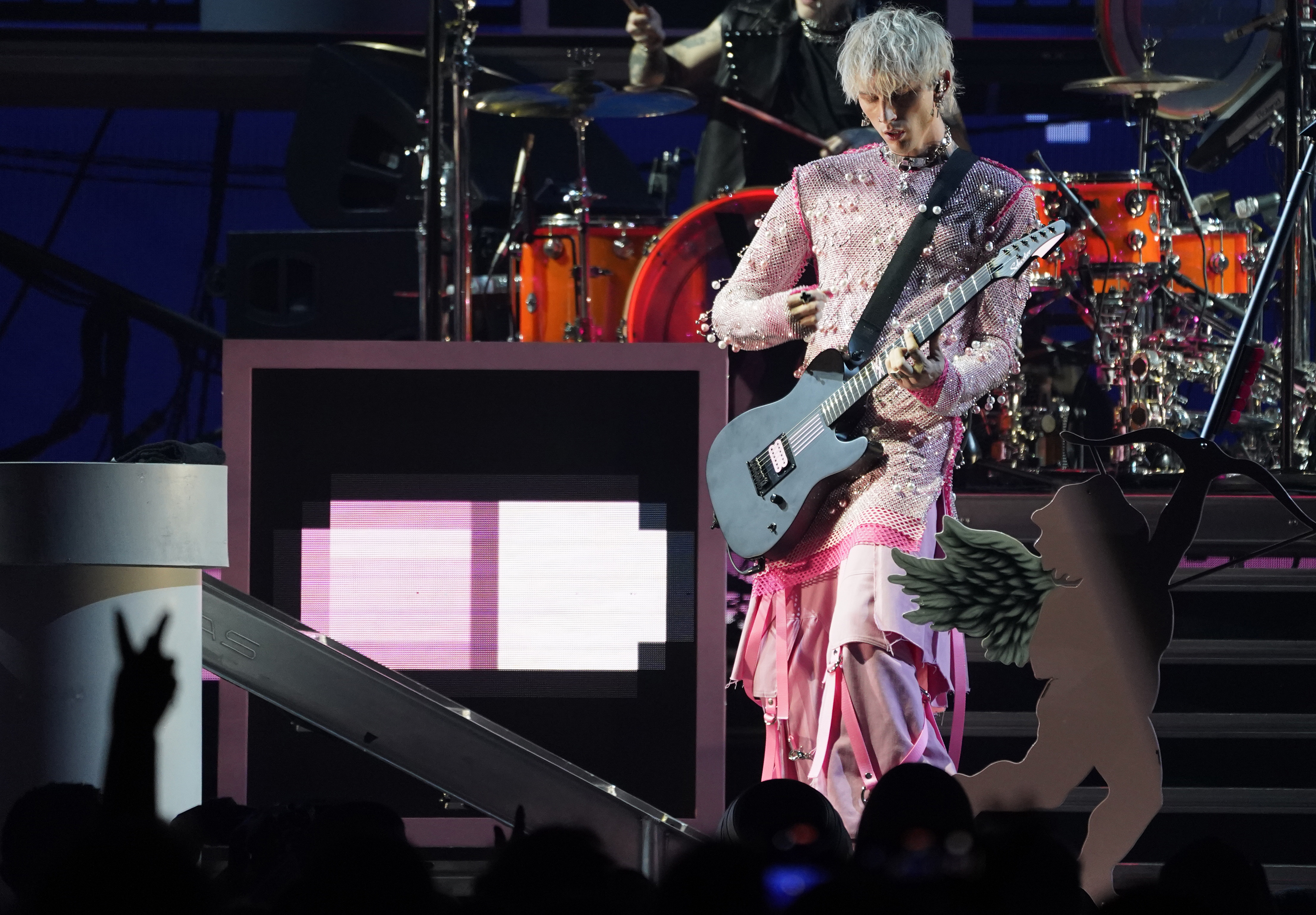 Halsey, Machine Gun Kelly duet at Super Bowl Music Fest