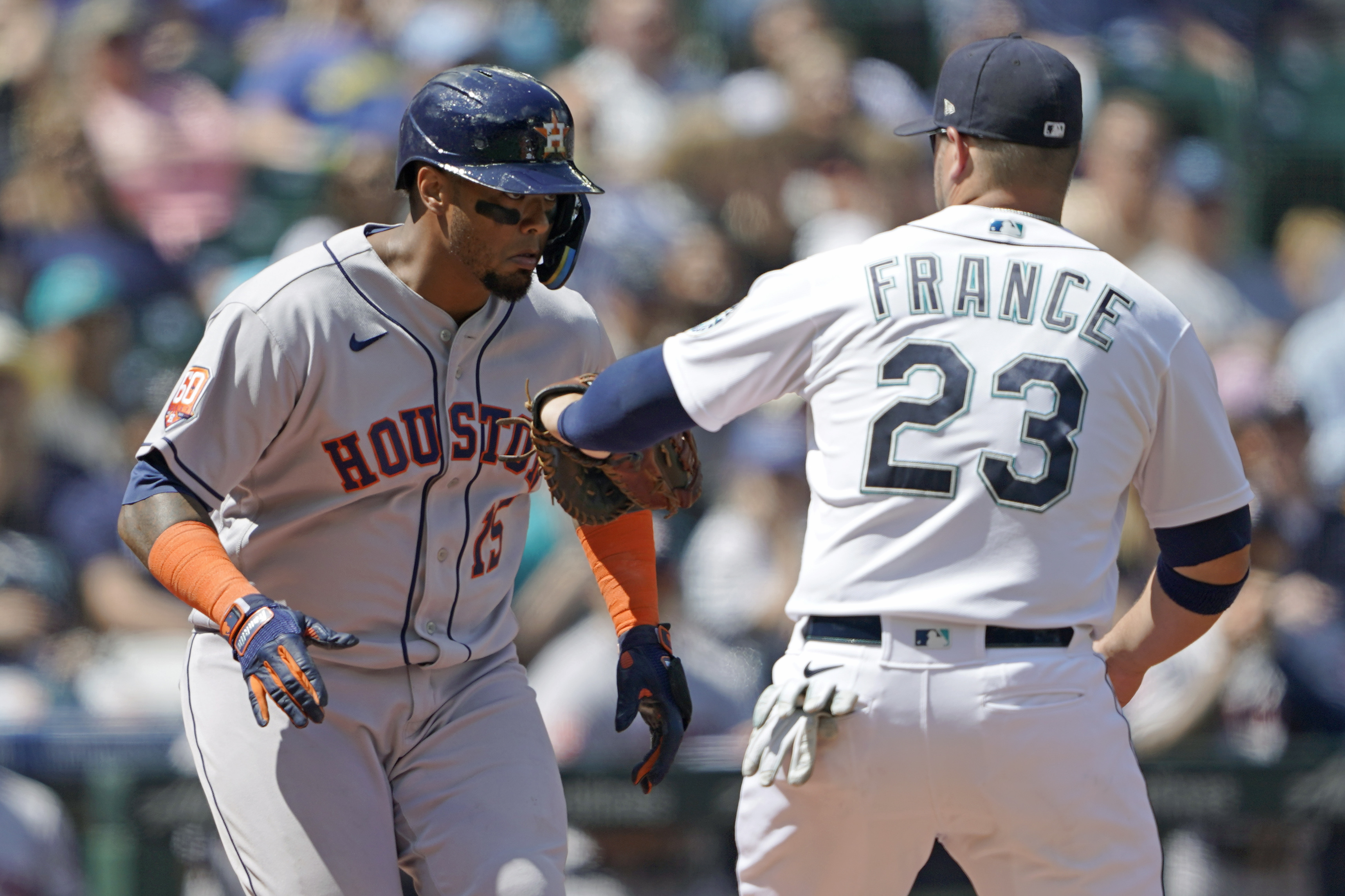 Verlander strikes out 12 as Astros top Mariners 4-1 – KXAN Austin