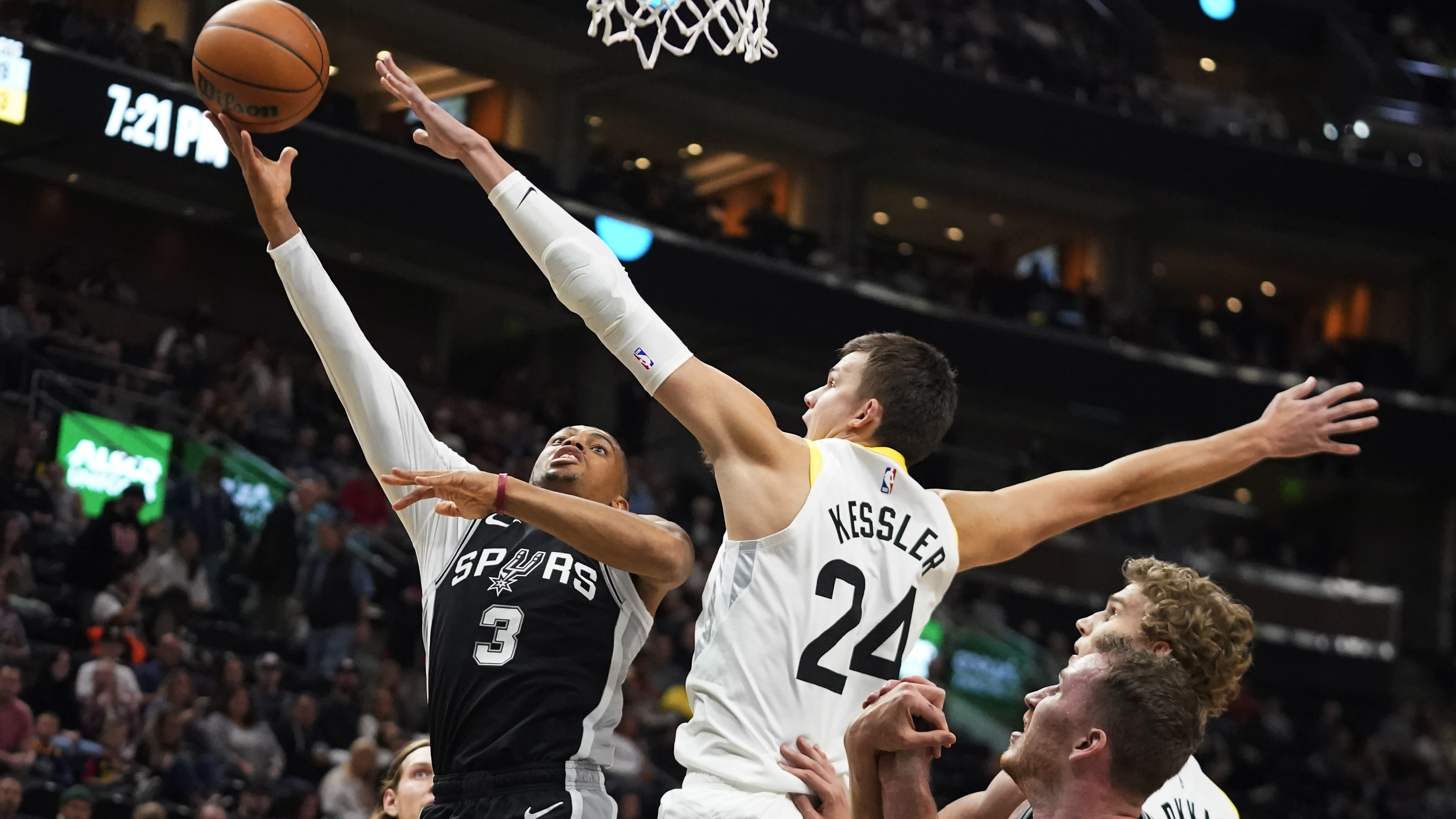 Josh Primo scores his first NBA points for Spurs 