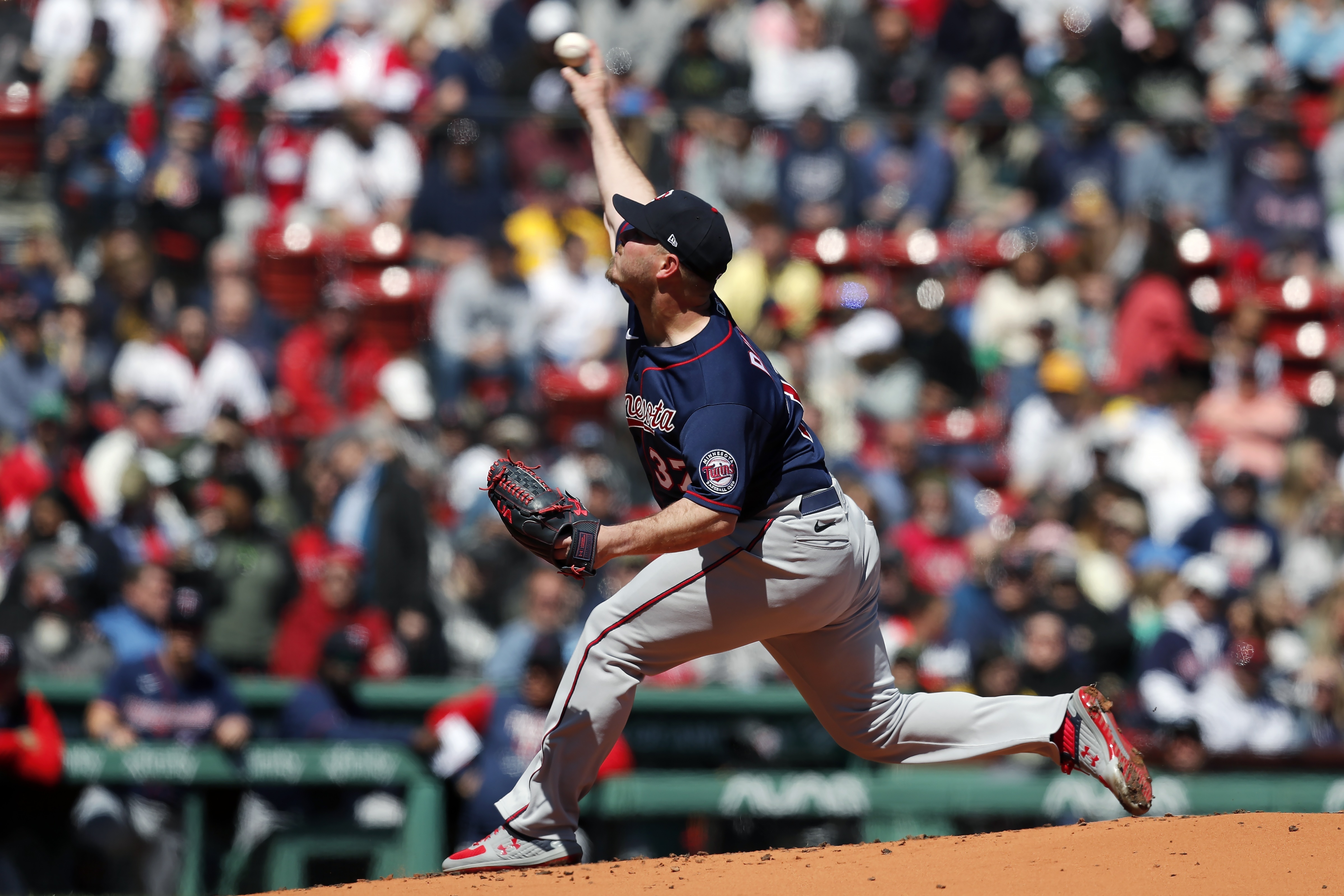 Twins beat Red Sox 4-2 as Gio Urshela breaks through with bases