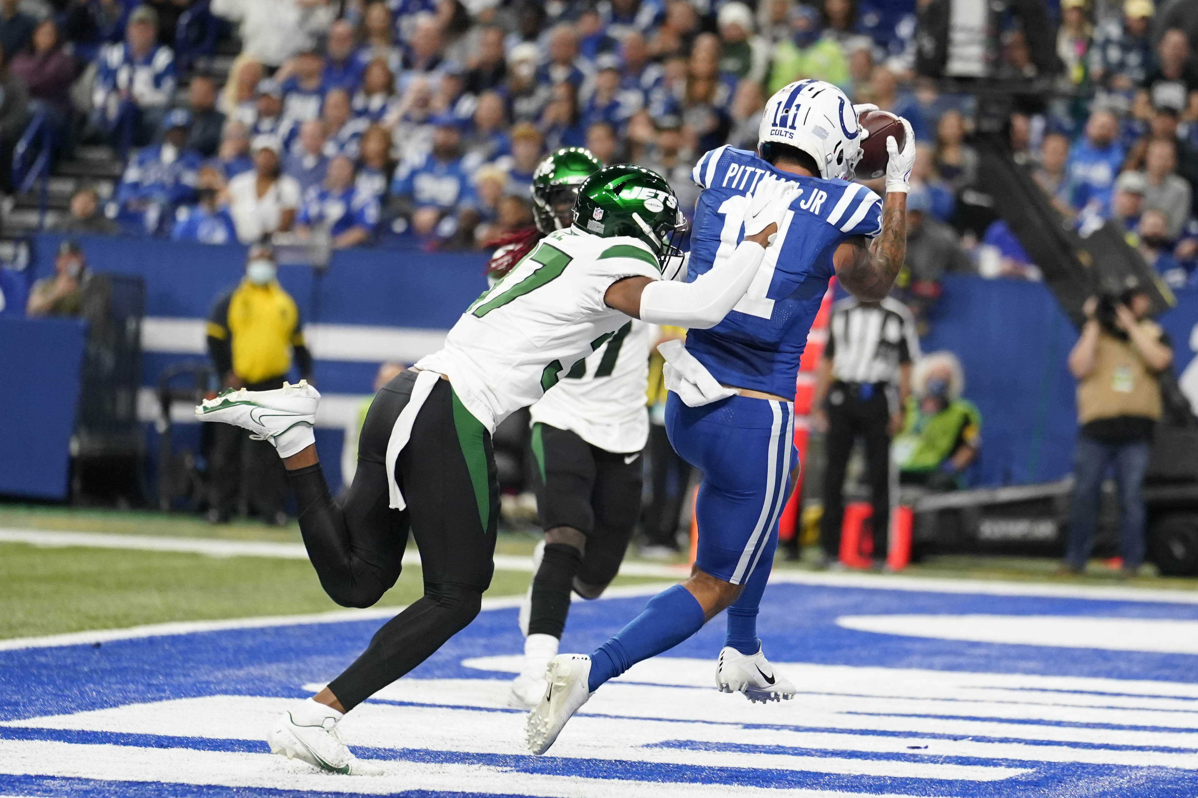 Taylor, ground game help Colts find easy path past Jets - Seattle Sports