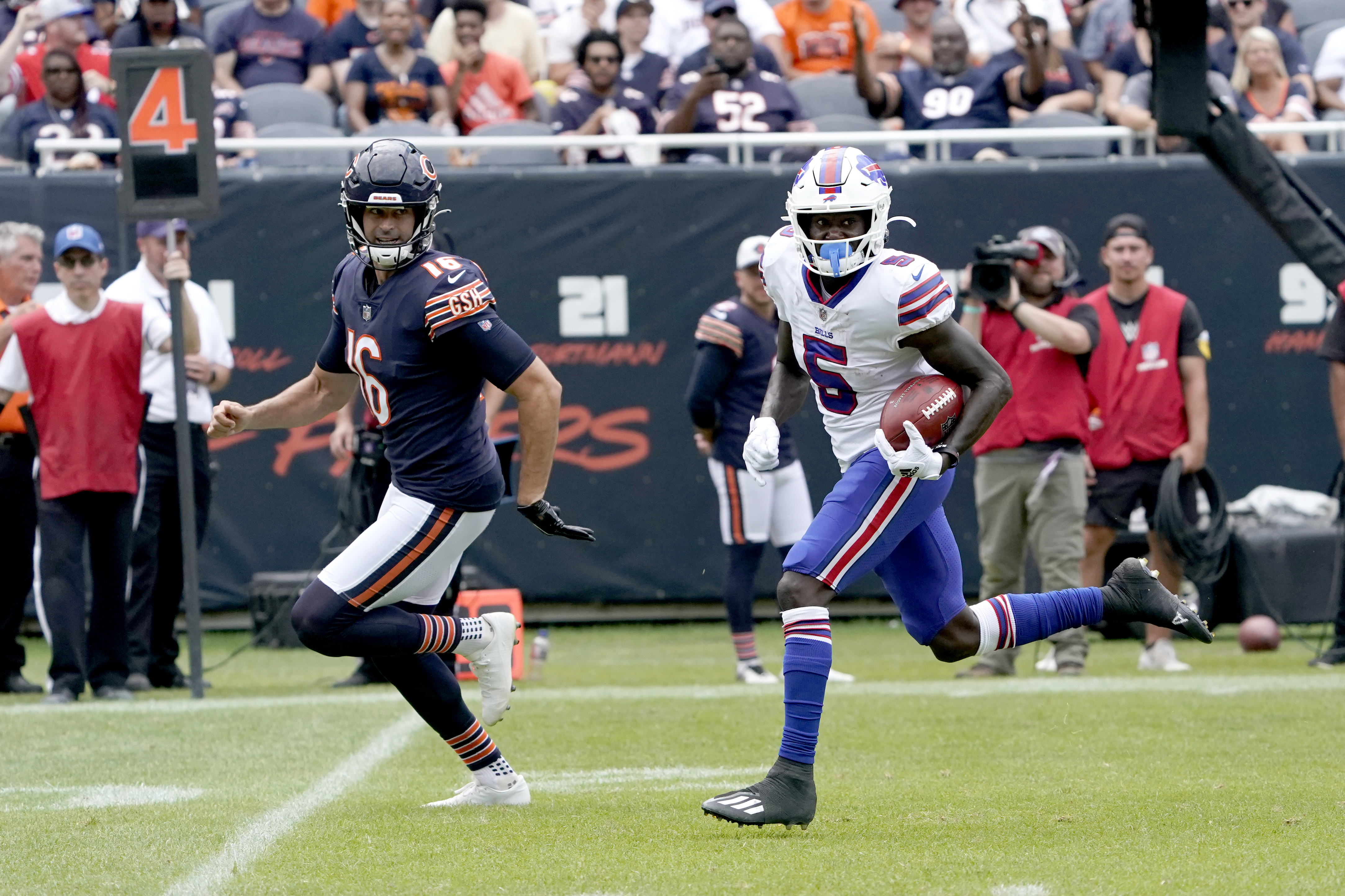 Buffalo Bills fullback Reggie Gilliam (41) celebrates after scoring a  touchdown against the Chicago Bears during the first half of a preseason  NFL football game, Saturday, Aug. 21, 2021, in Chicago. (AP