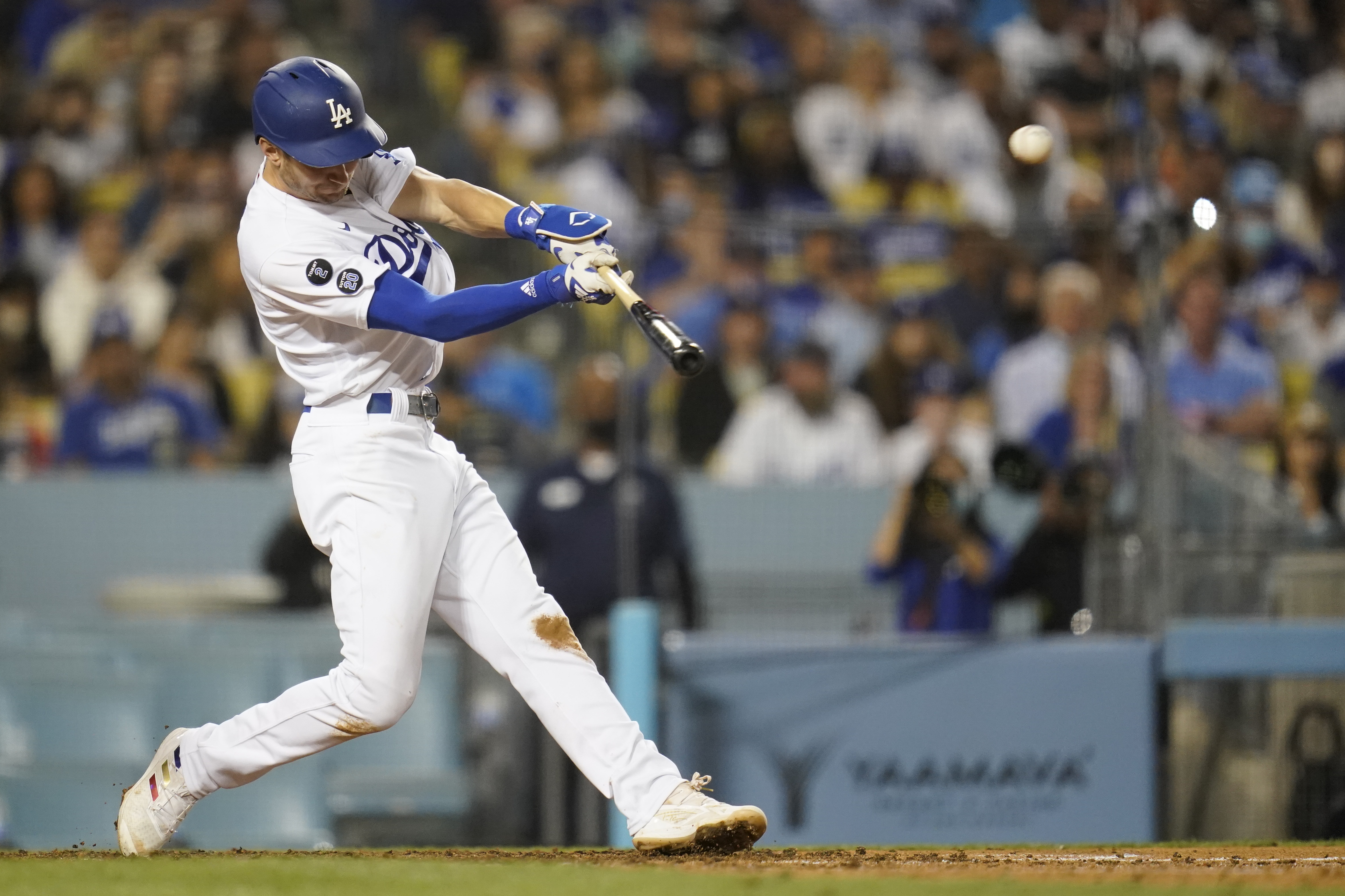 Trea Turner slam, solo HR; Kershaw hurt, Dodgers beat Brews – KXAN