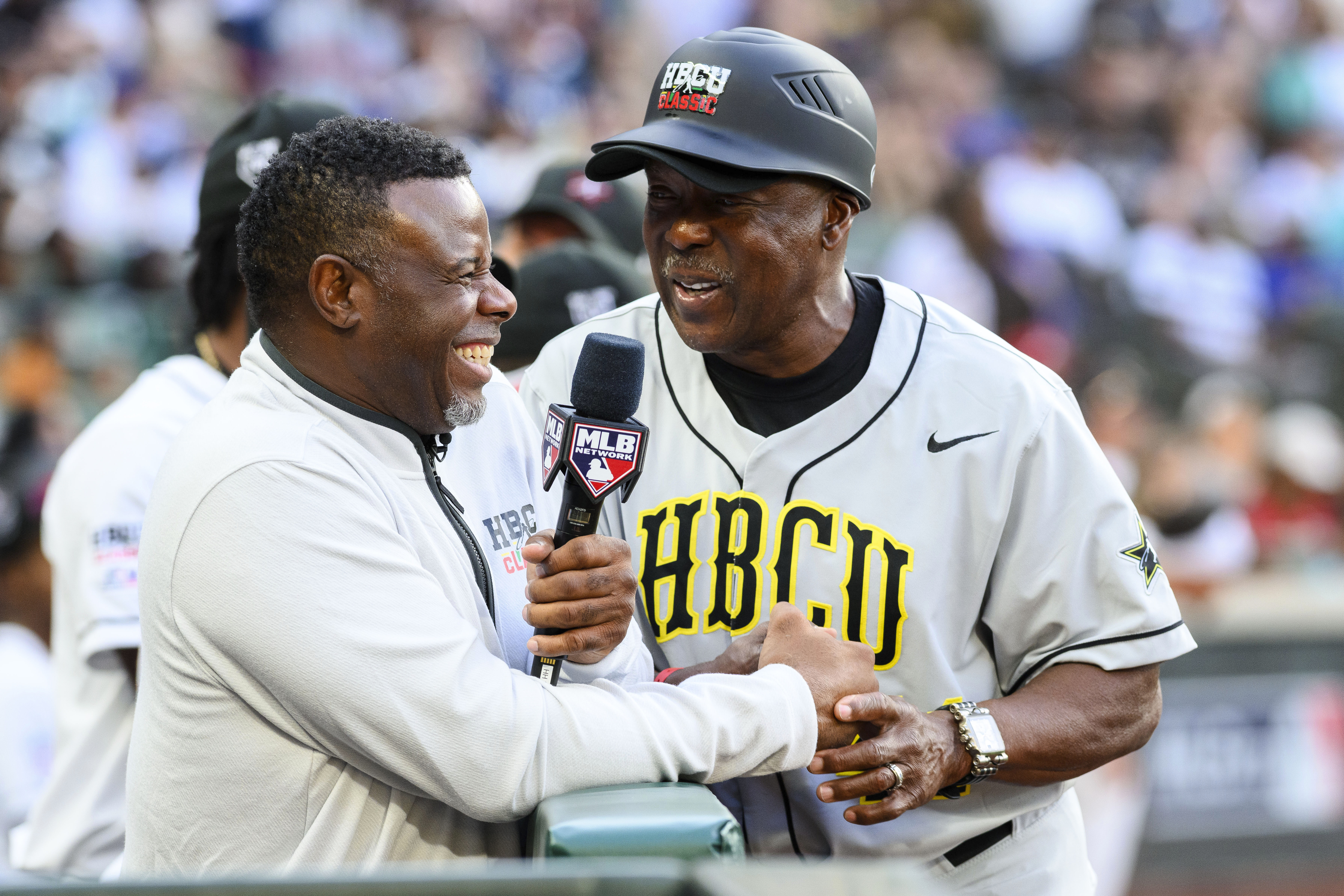 MLB - The Kid talks to the kids. Ken Griffey Jr. made an appearance at the Hank  Aaron Invitational, a development event that aims to get high school-age  players with diverse backgrounds