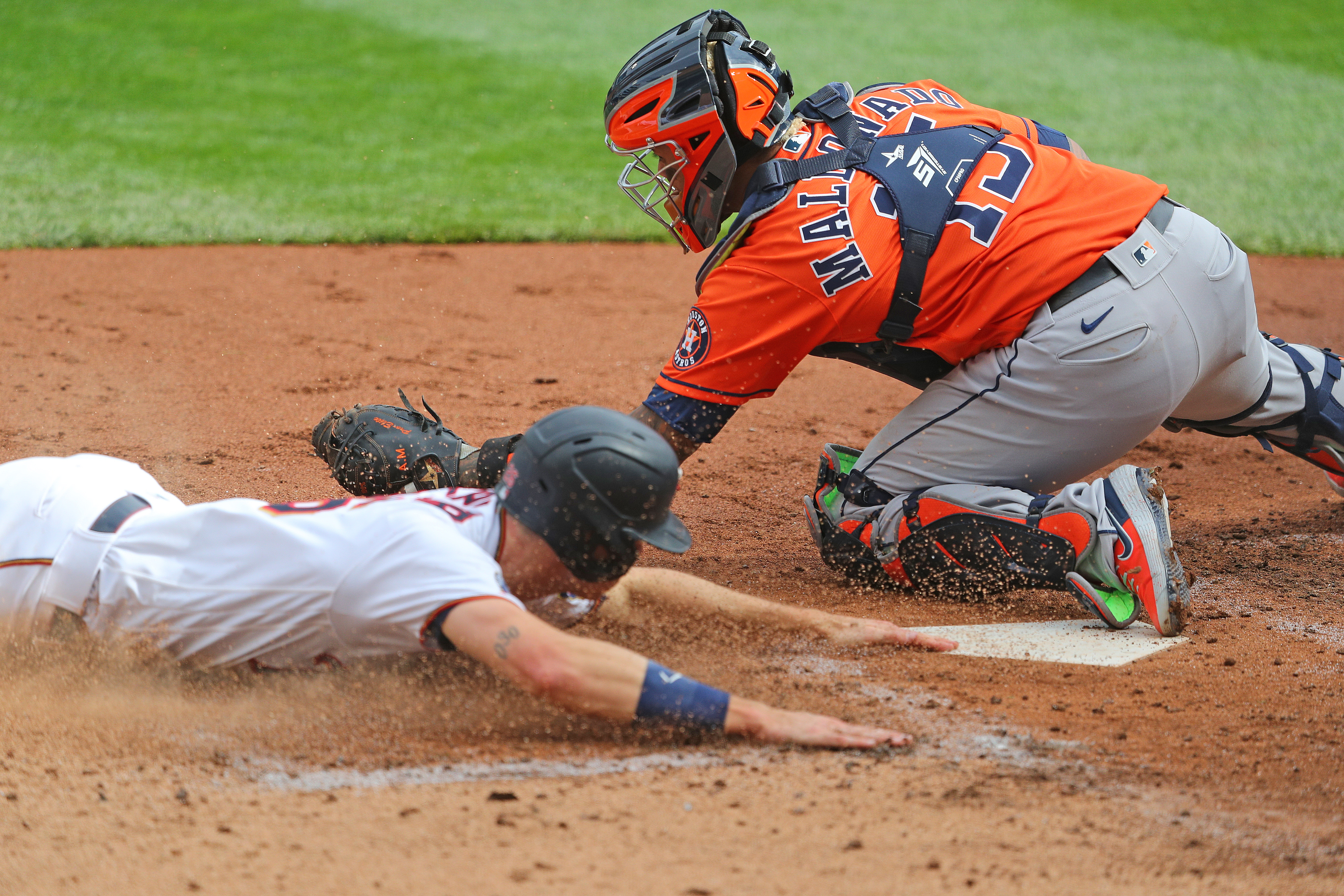 Astros win 4-1 in Game 1; Twins' record losing streak at 17