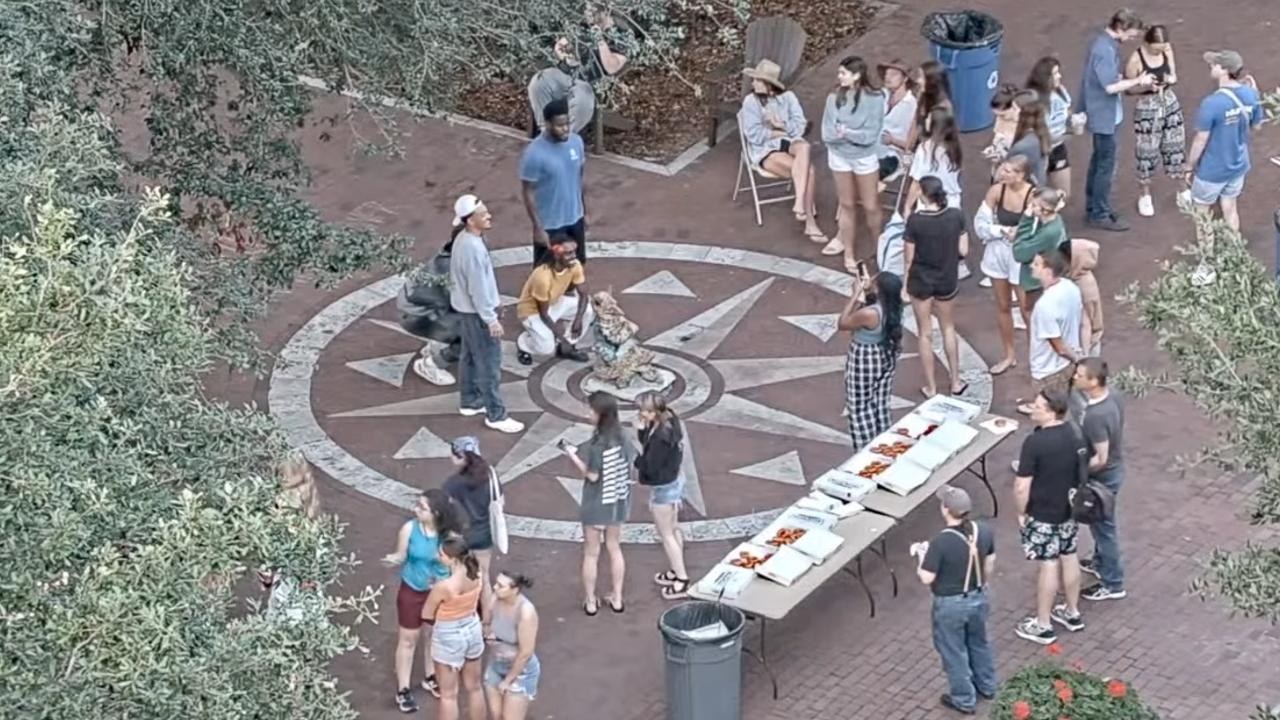 Fox Day: Beautiful weather cancels classes at Rollins College