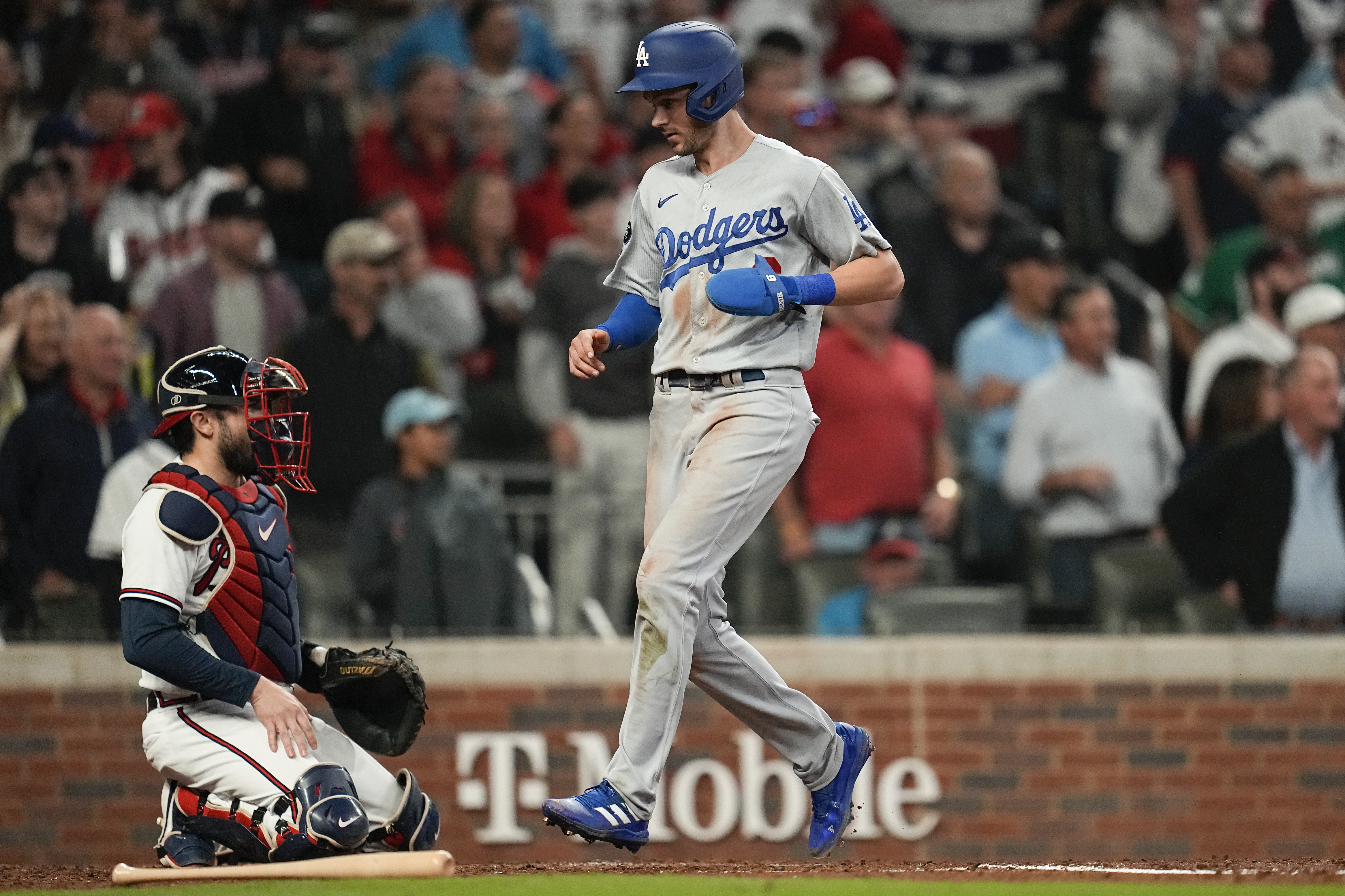 Brave new world: Atlanta beats Dodgers 4-2, heads to World Series