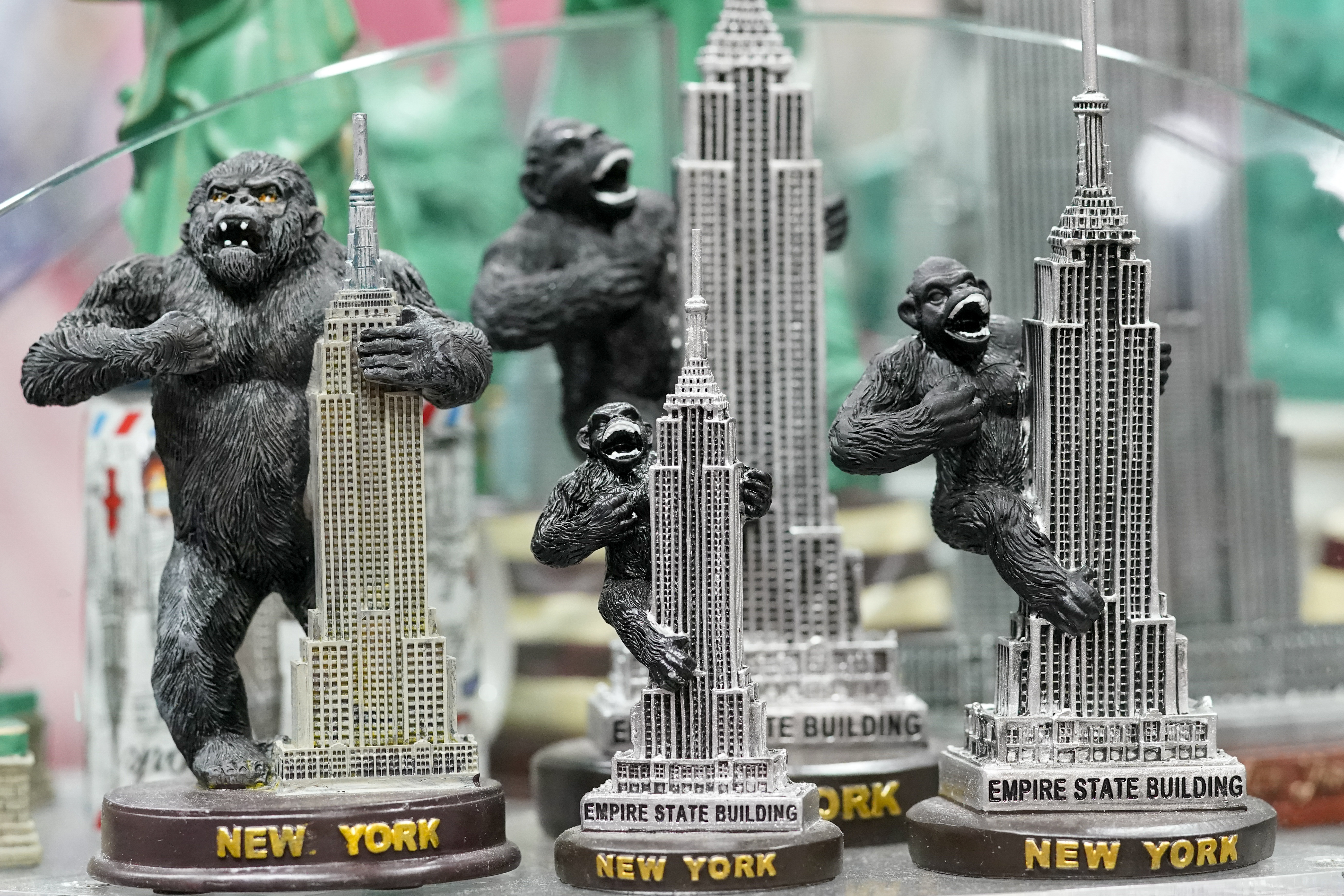 New York gift shops struggle without tourists