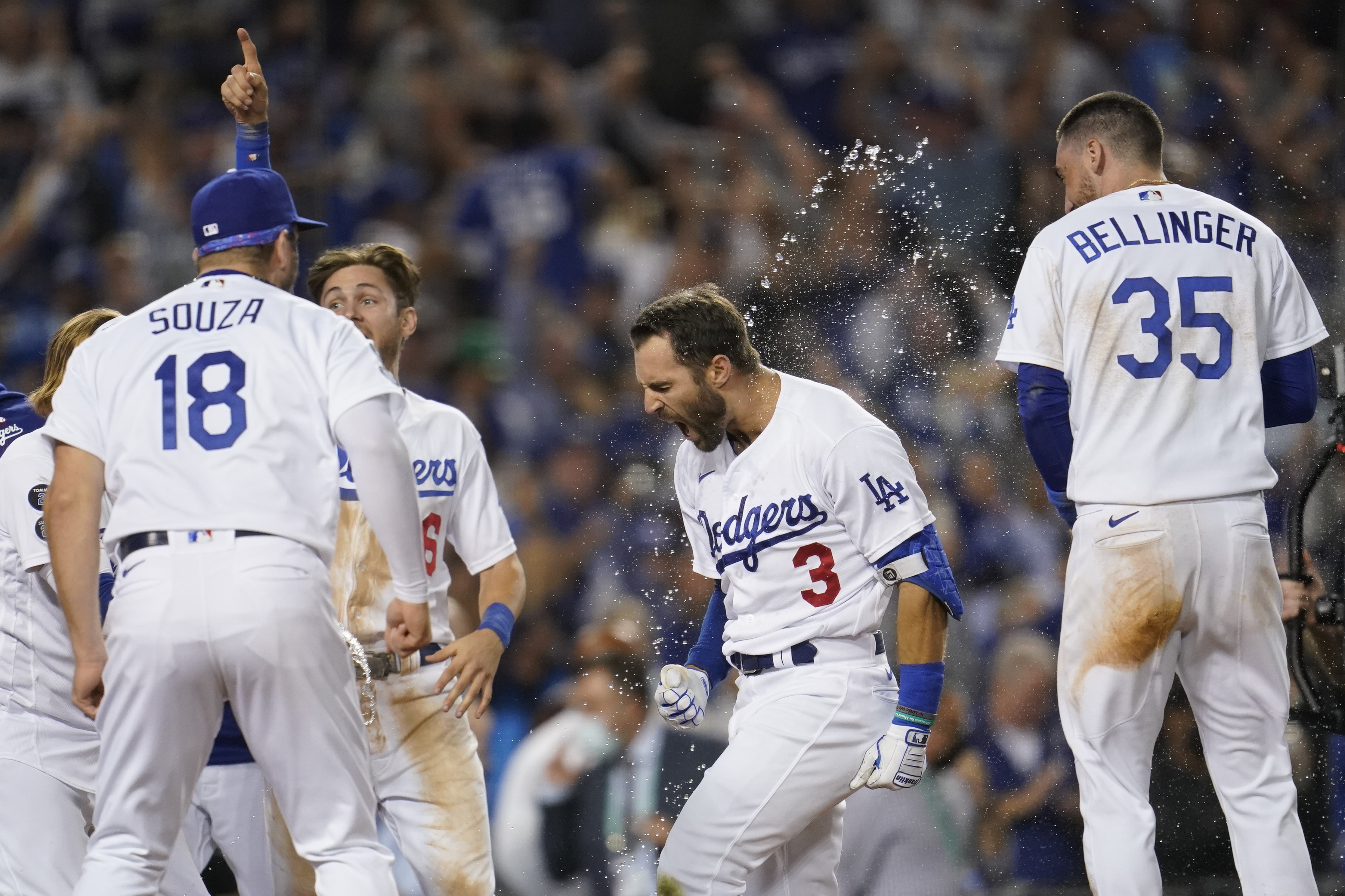 LA Dodgers down Cards in NL wild card game on Chris Taylor's walk