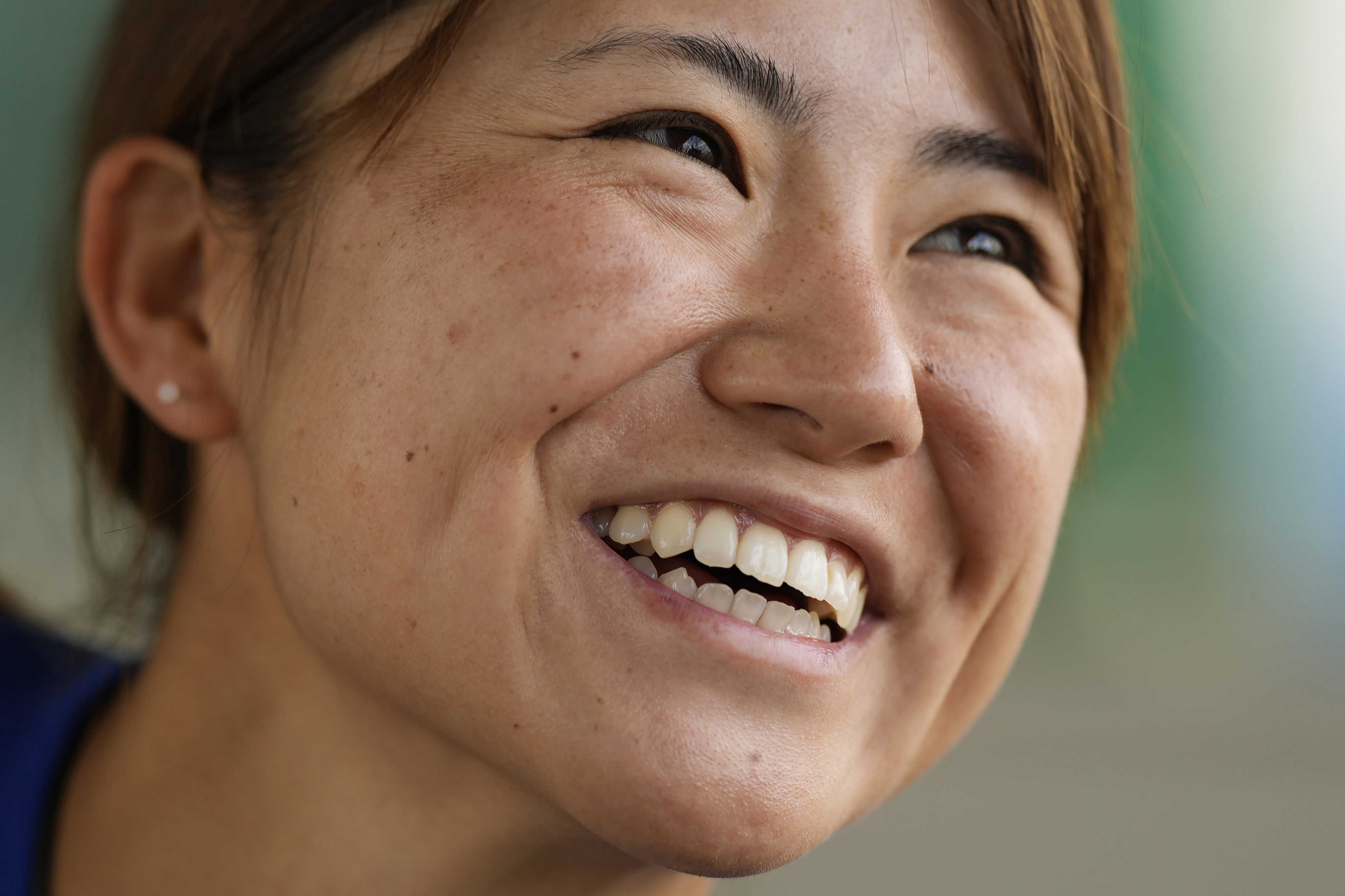 Japanese Knuckleball Pitcher Eri Yoshida Plays on Her Own 'Field of Dreams'  - The Japan News