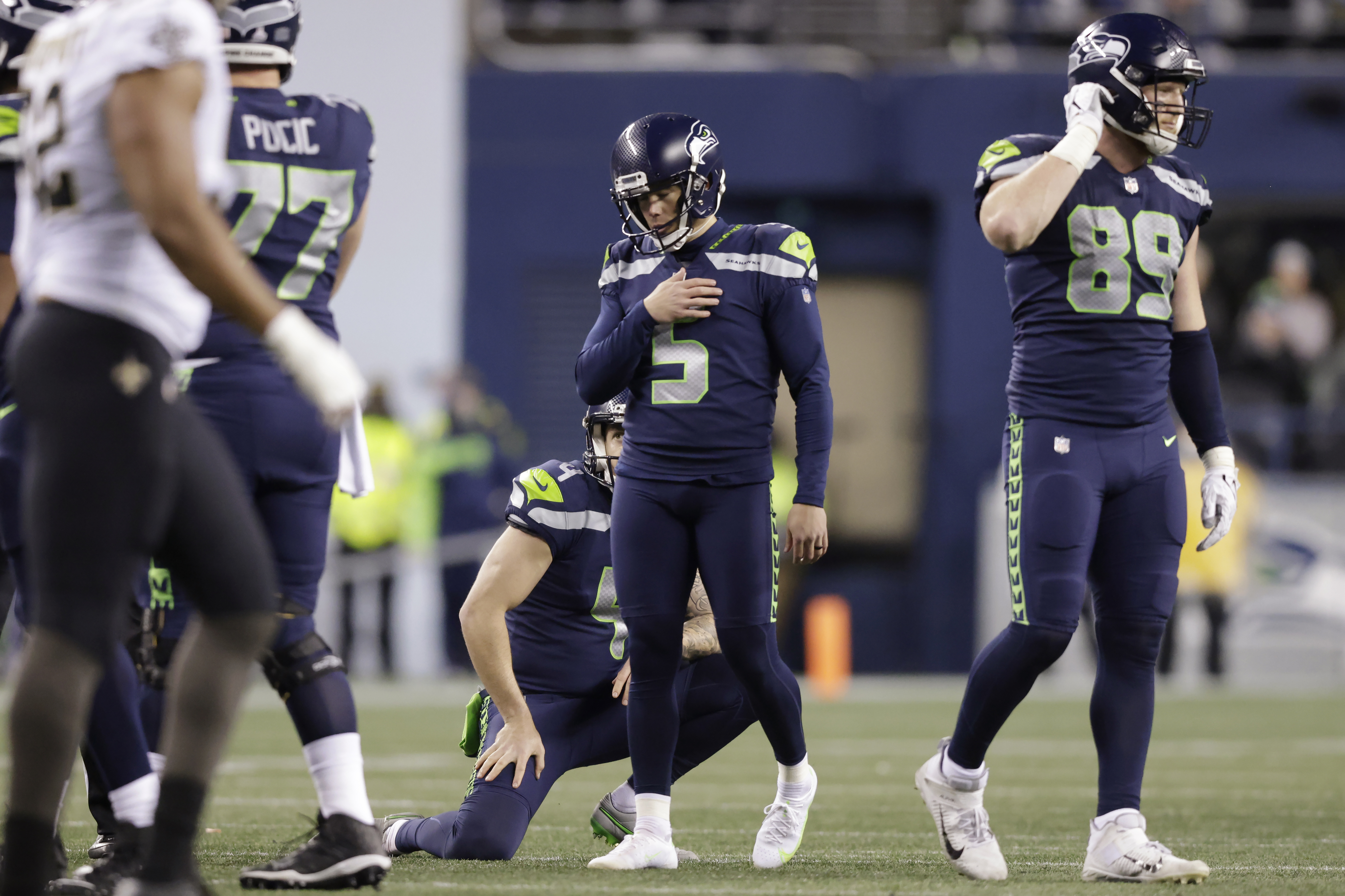 Saints capitalize on Seahawks' mistakes for 13-10 win