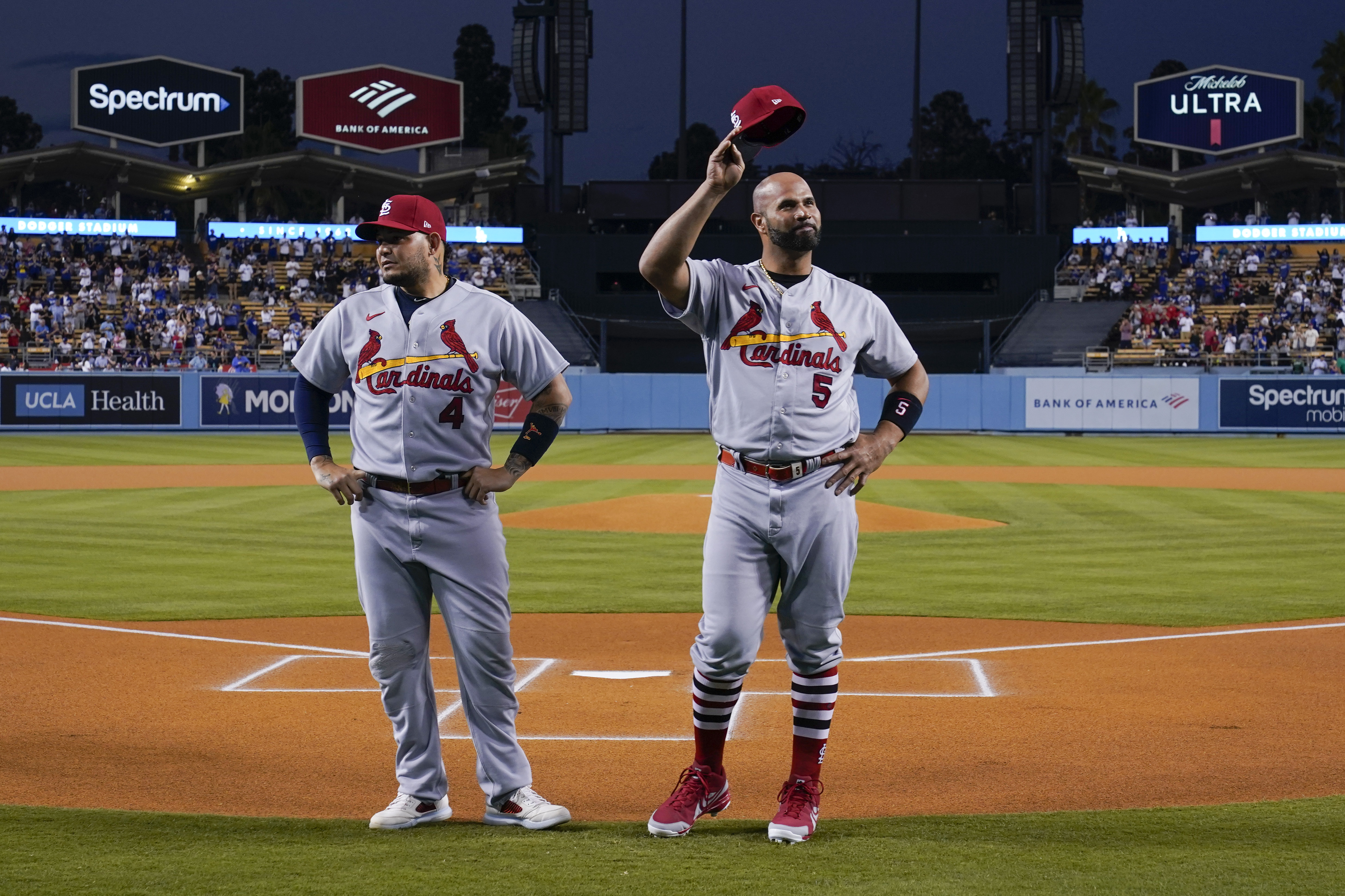 Cards' Pujols becomes 4th player to hit 700 HR's