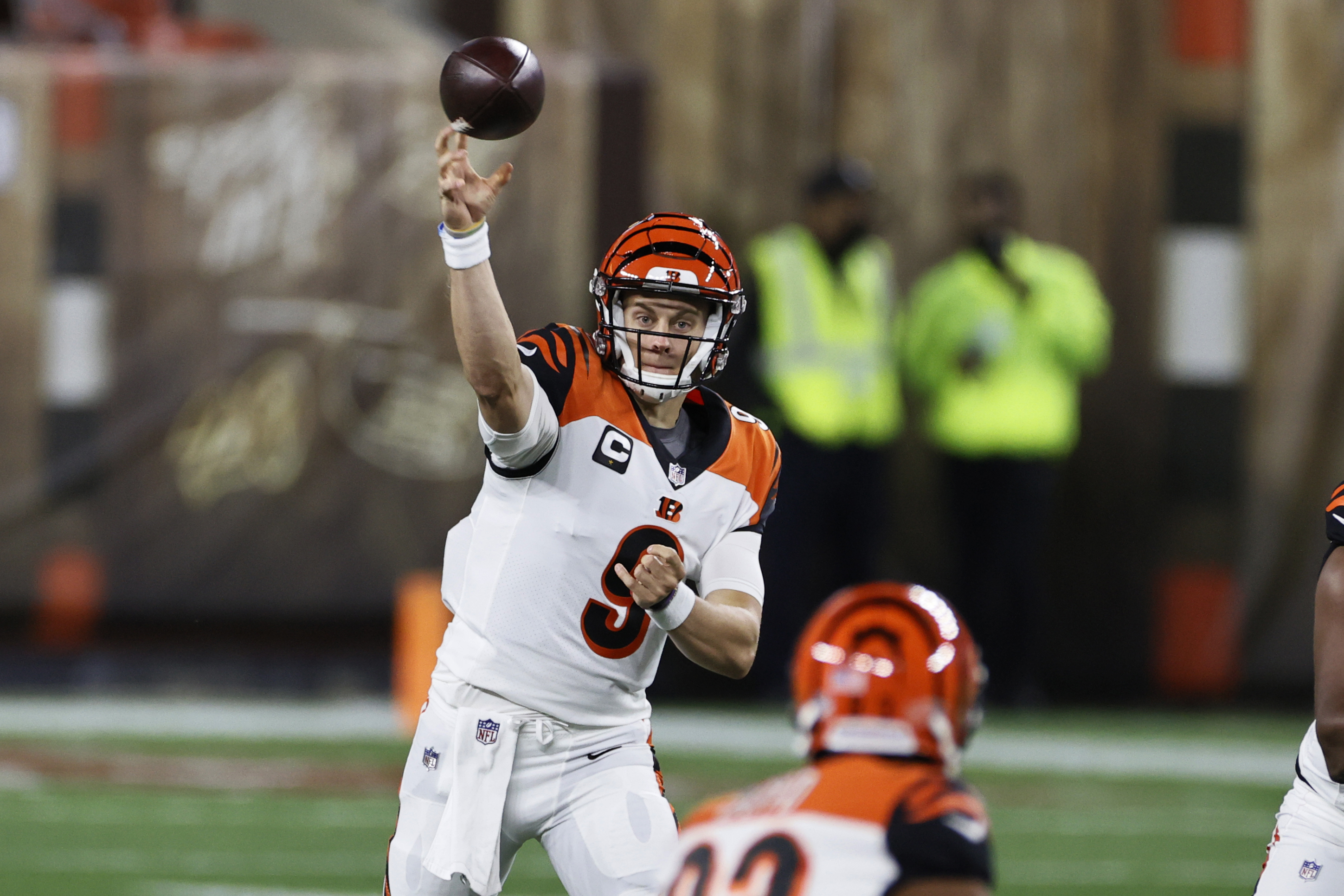 Baker Mayfield throws two TDs as Browns hold off Joe Burrow's Bengals, NFL