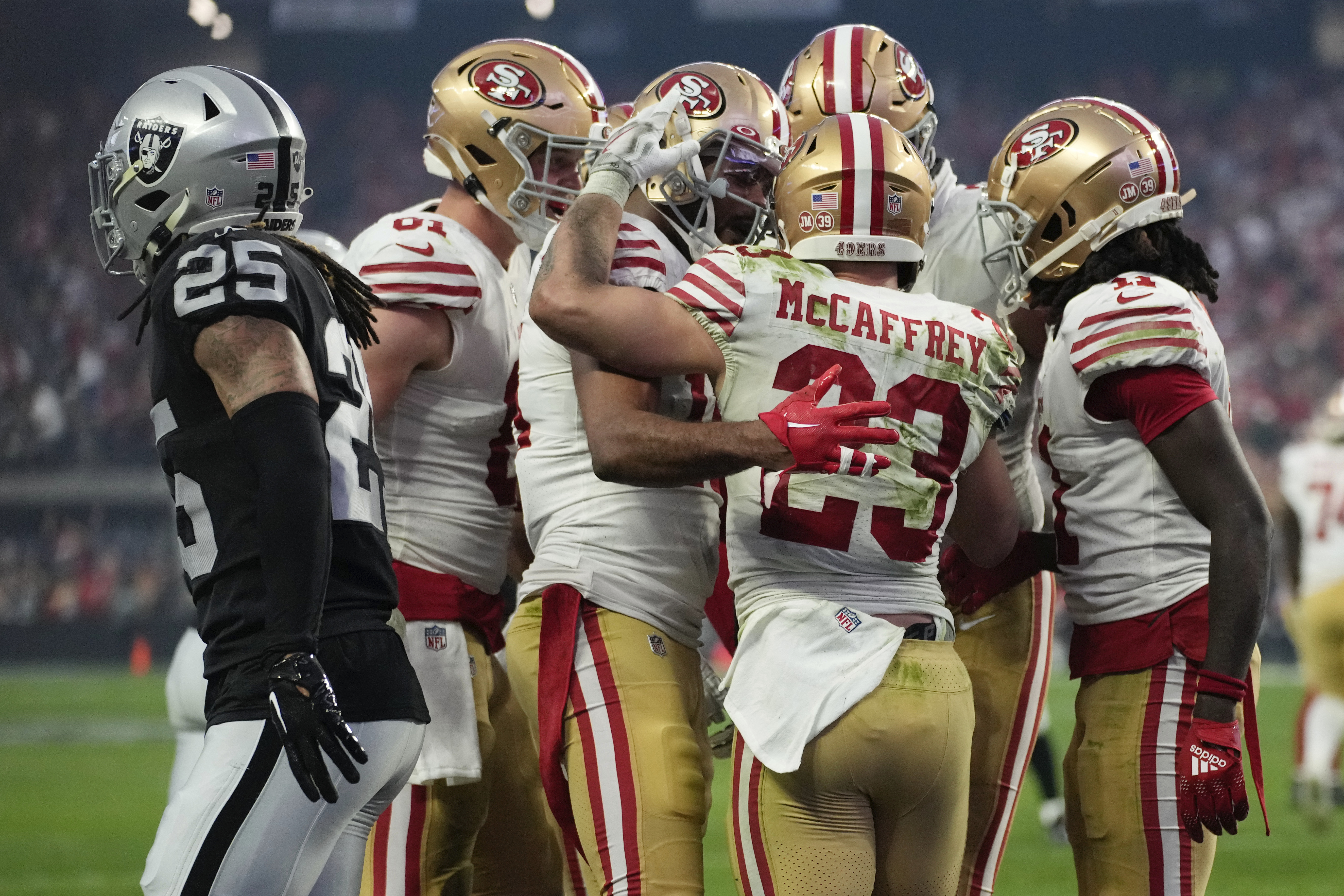 49ers comeback to win 37-34 shootout in the desert over Raiders