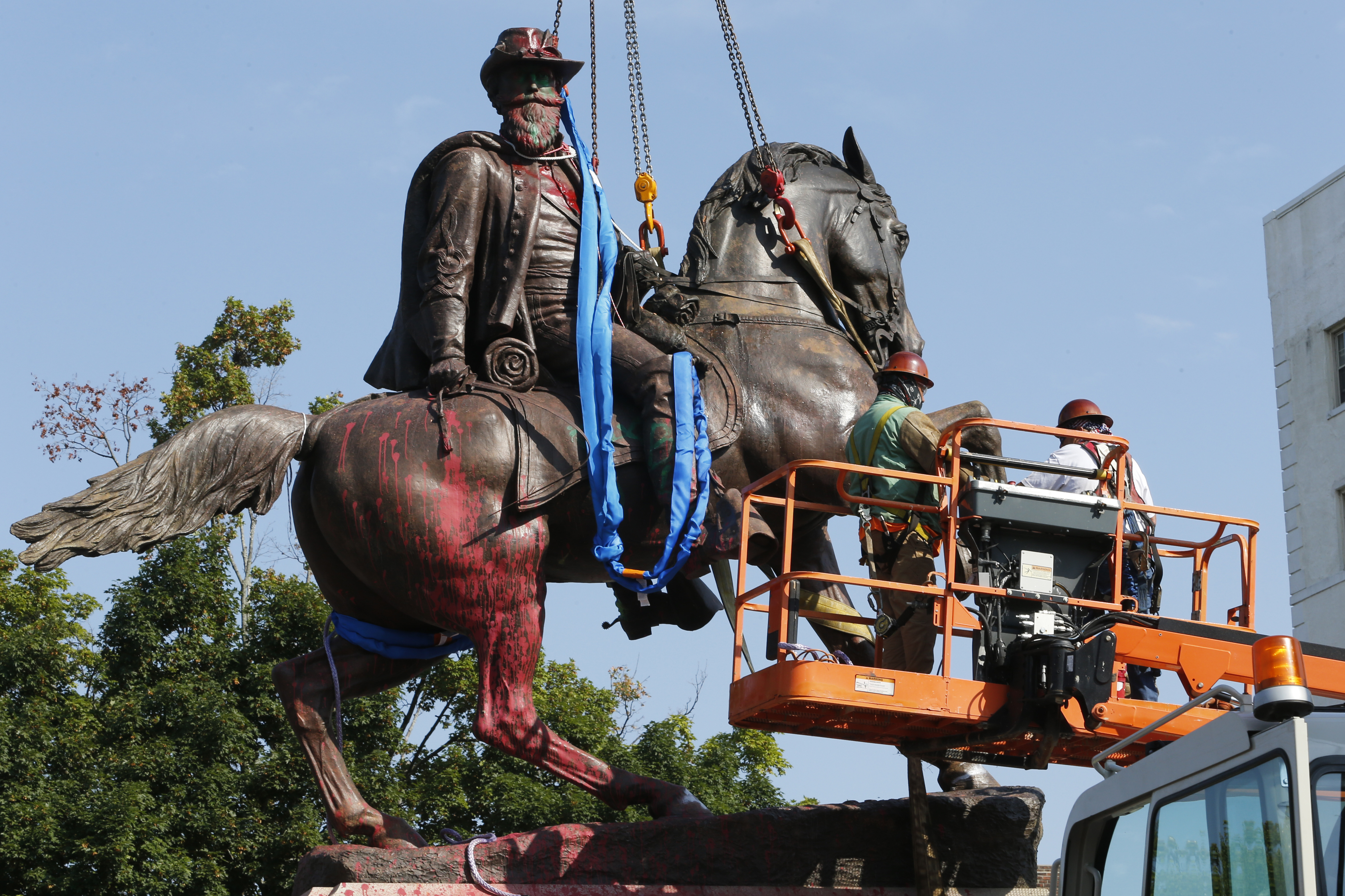 Descendant of J.E.B. Stuart wants statue at his birthplace