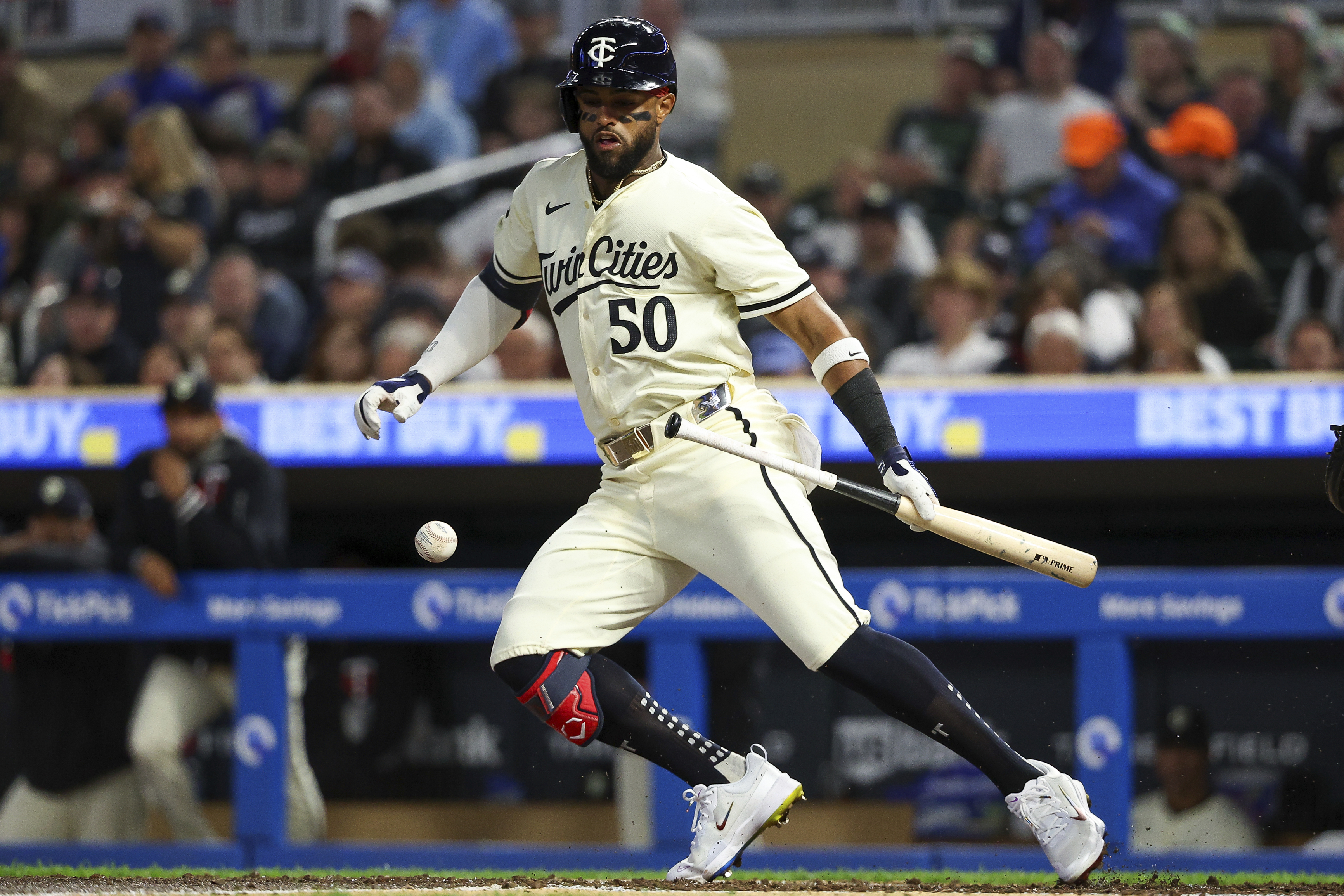 Twins stretch win streak to 11 with 5-2 victory over Red Sox