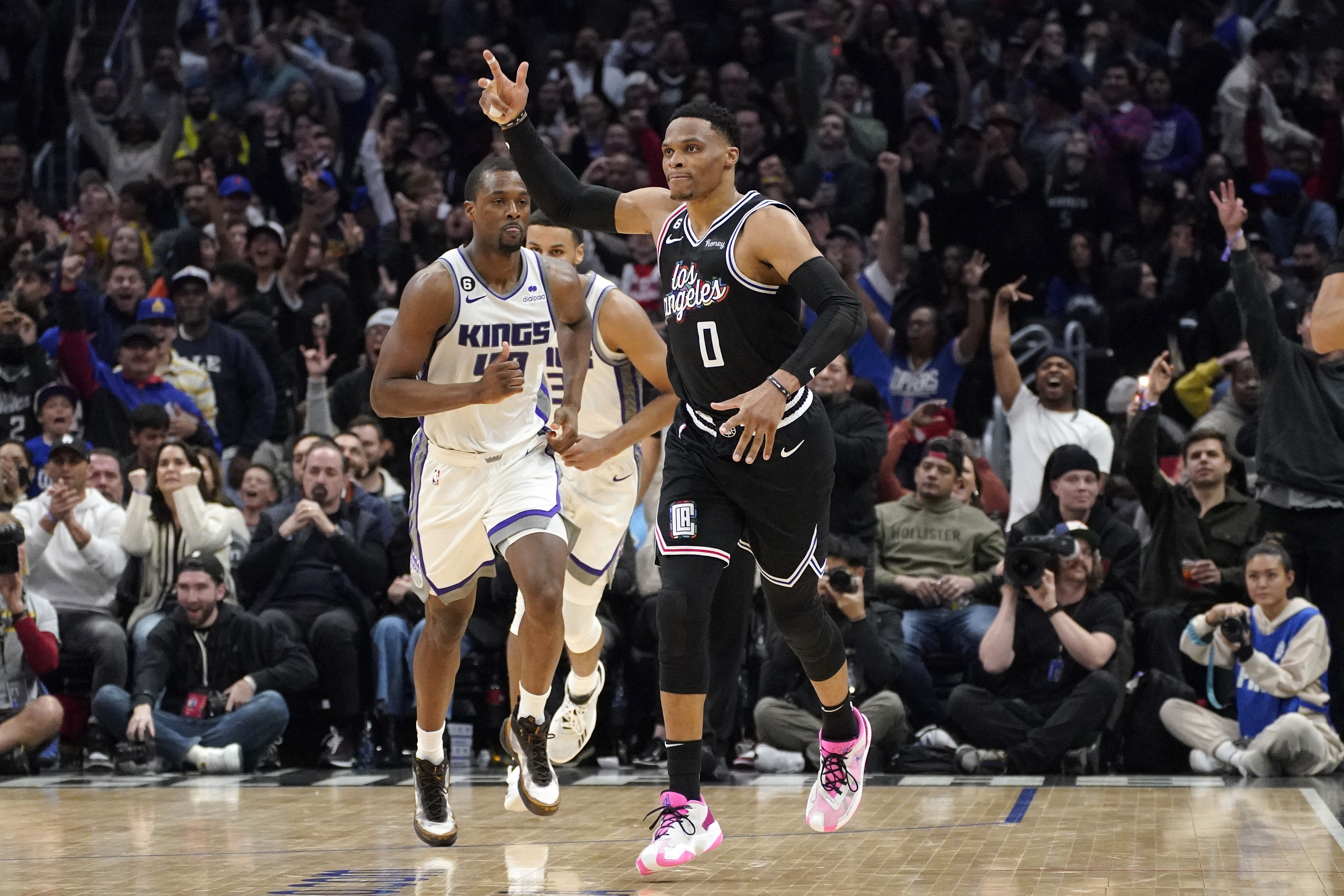 Clippers expect healthy Kawhi Leonard, want Russell Westbrook back