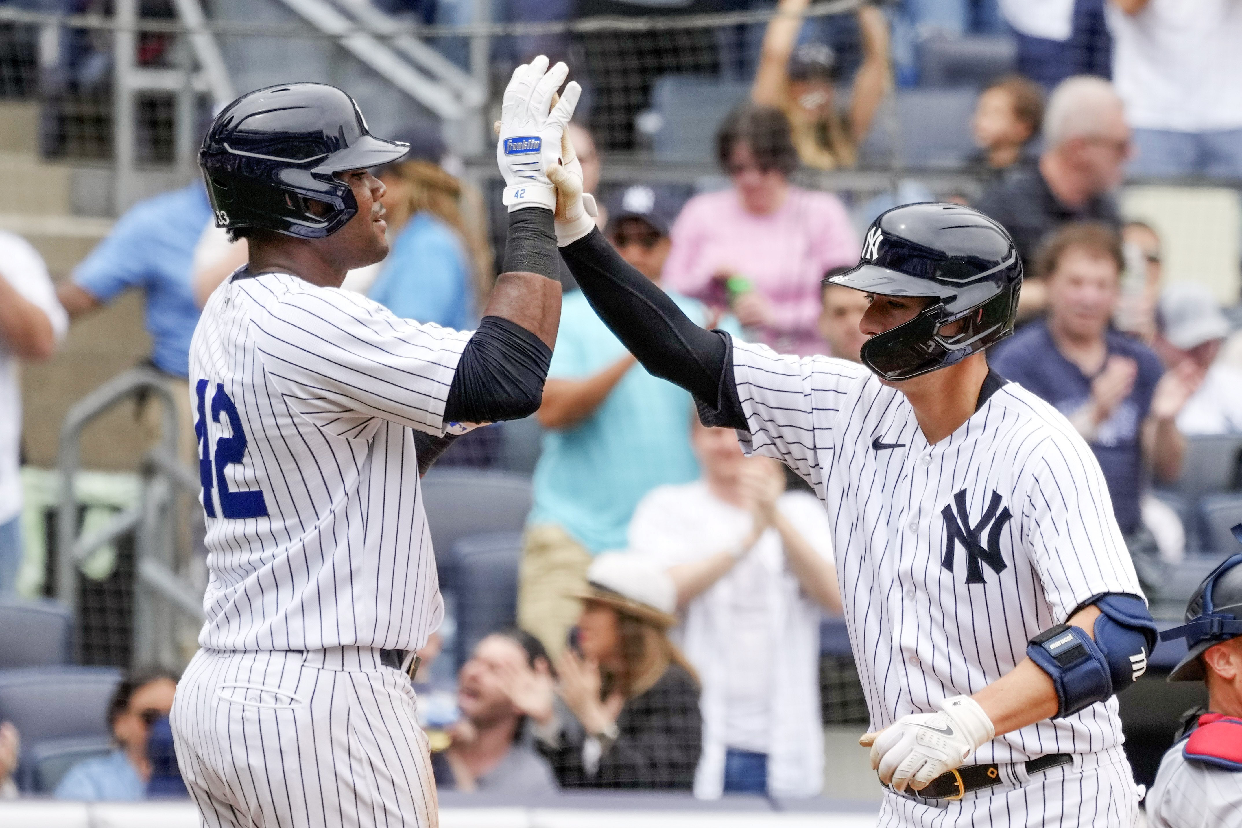 Twins' Baldelli ejected after umps ask Yankees' German to wash