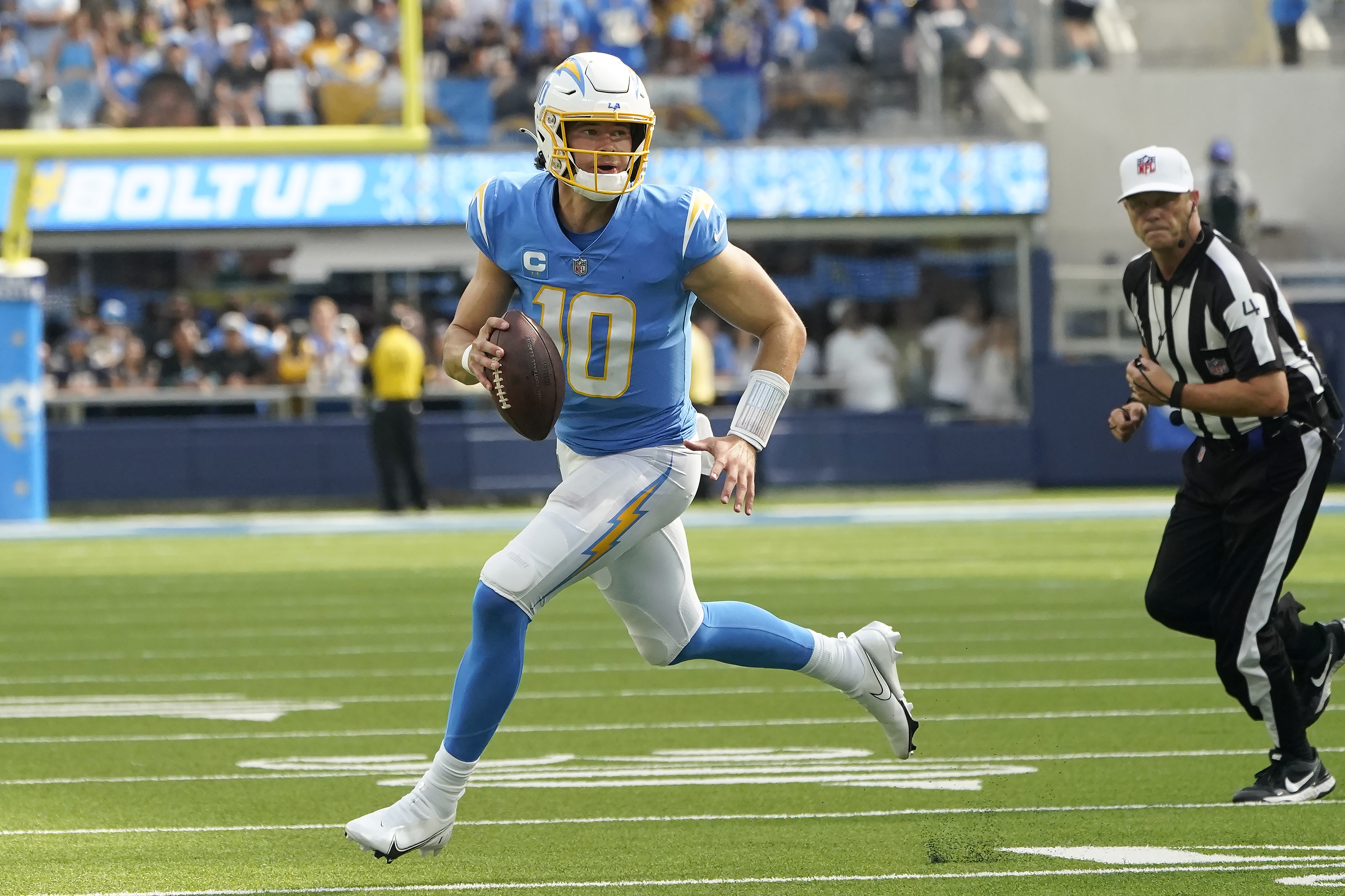 Easton Stick Makes Case for Los Angeles Chargers Backup Quarterback Job