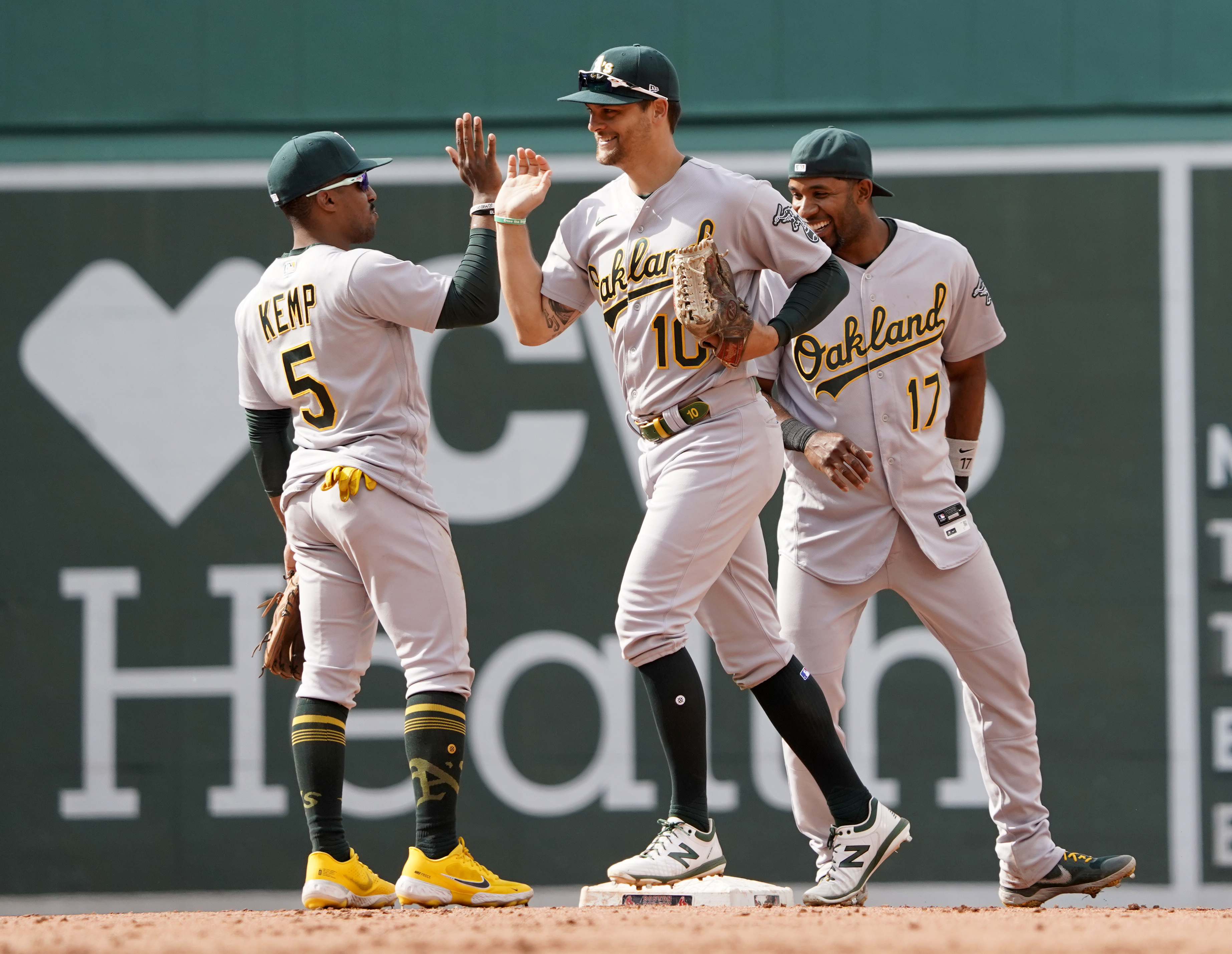 A's hold off Bosox, avoid sweep for just 2nd win in 15 games