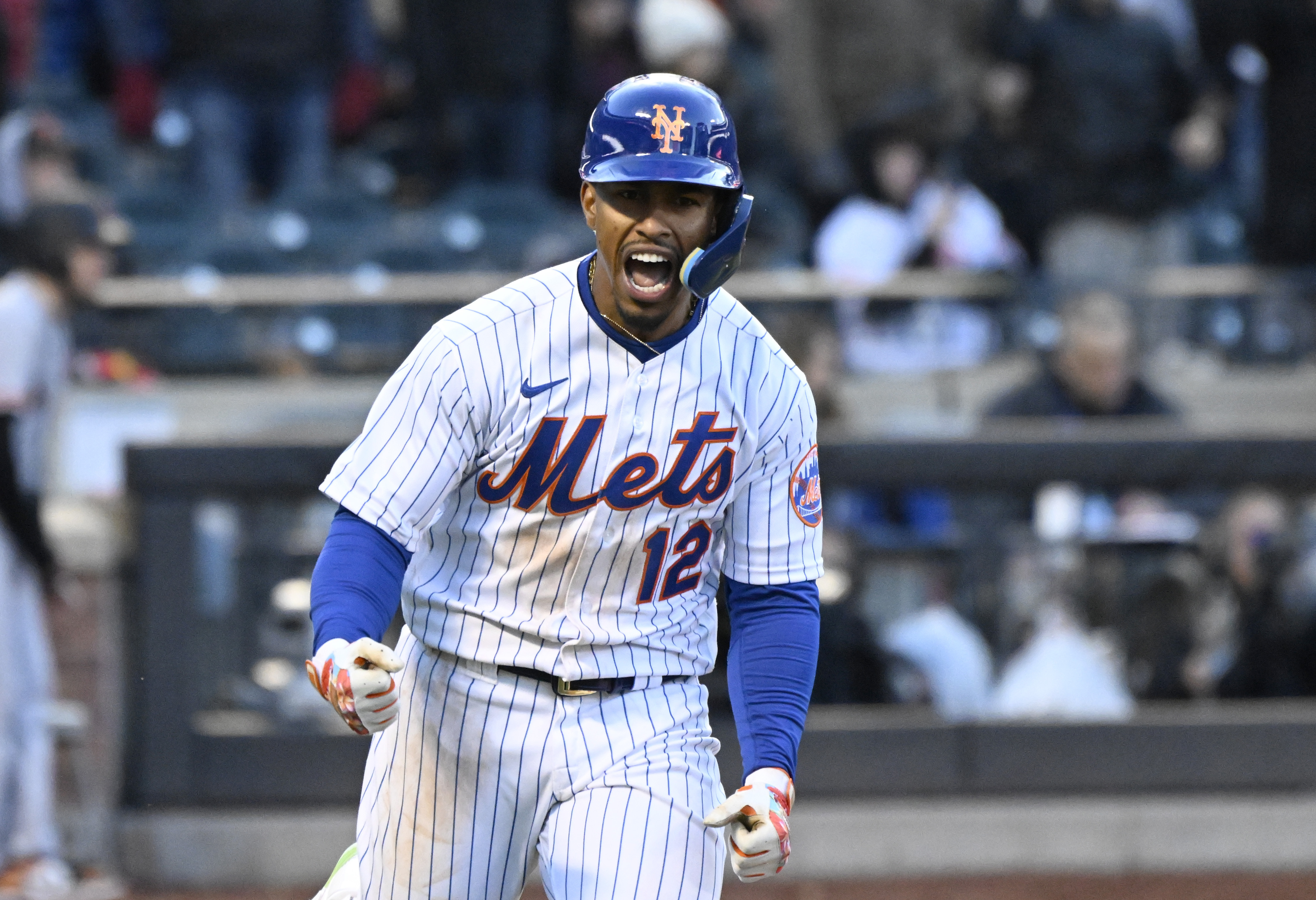 New York Mets Infielder Eduardo Escobar (10) during an MLB game between New  York Mets and San Francisco Giants at the Oracle Park in San Francisco, Ca  Stock Photo - Alamy