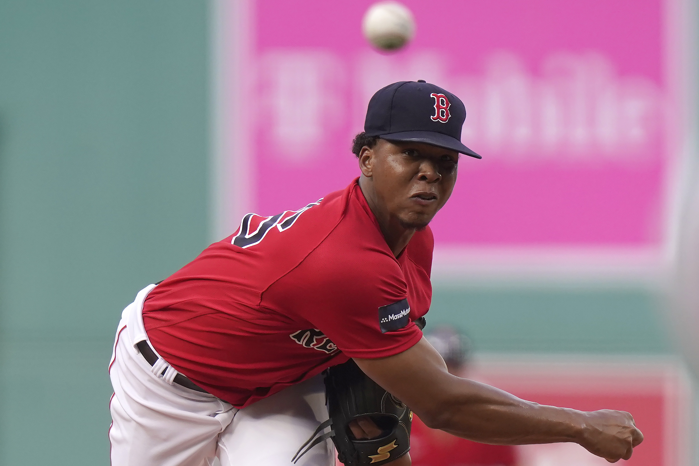 Brayan Bello pitches into 7th inning as the Boston Red Sox beat