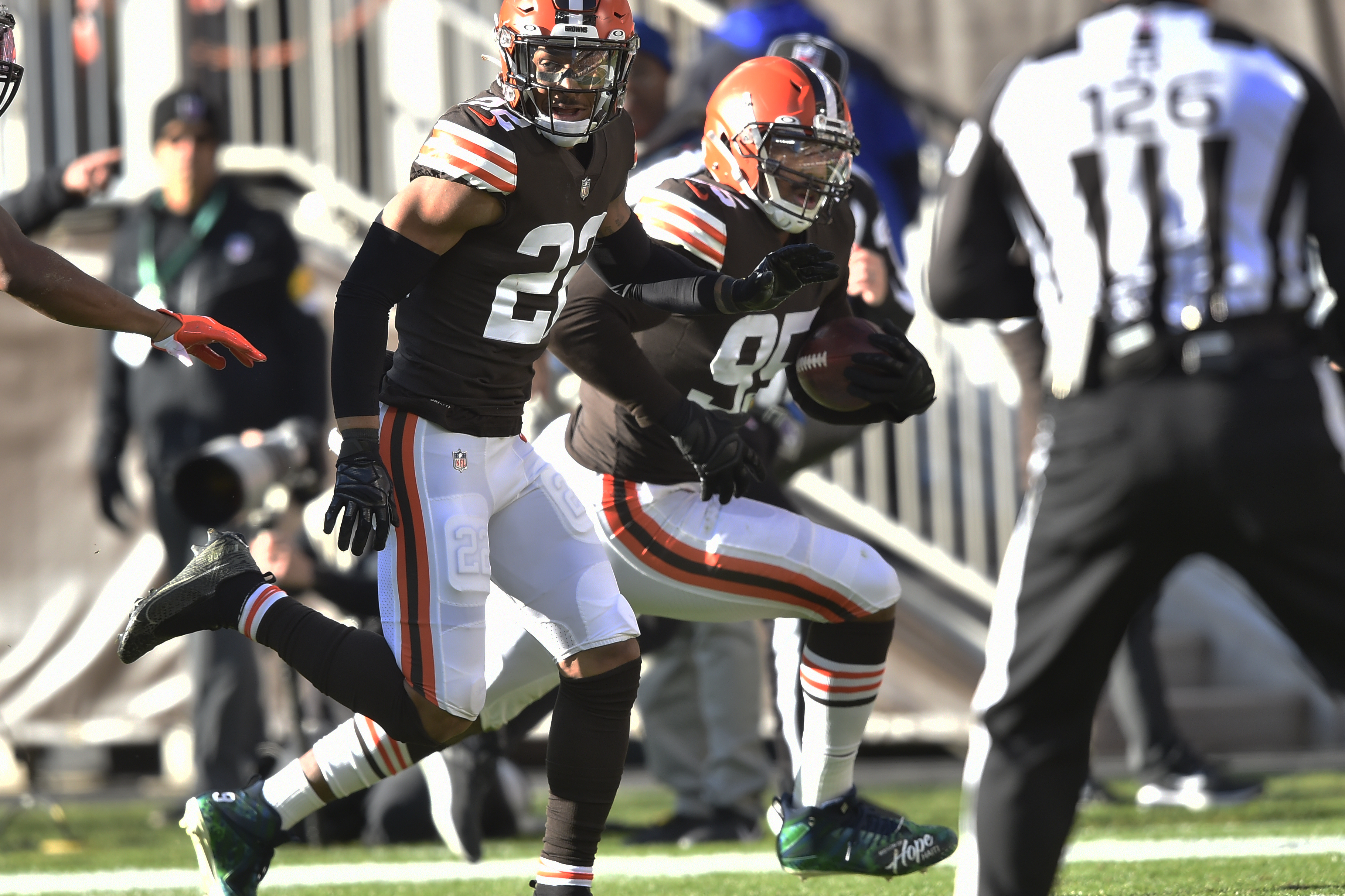 Cleveland Browns LB Jeremiah Owusu-Koramoah's brother found dead in house  fire, reports say