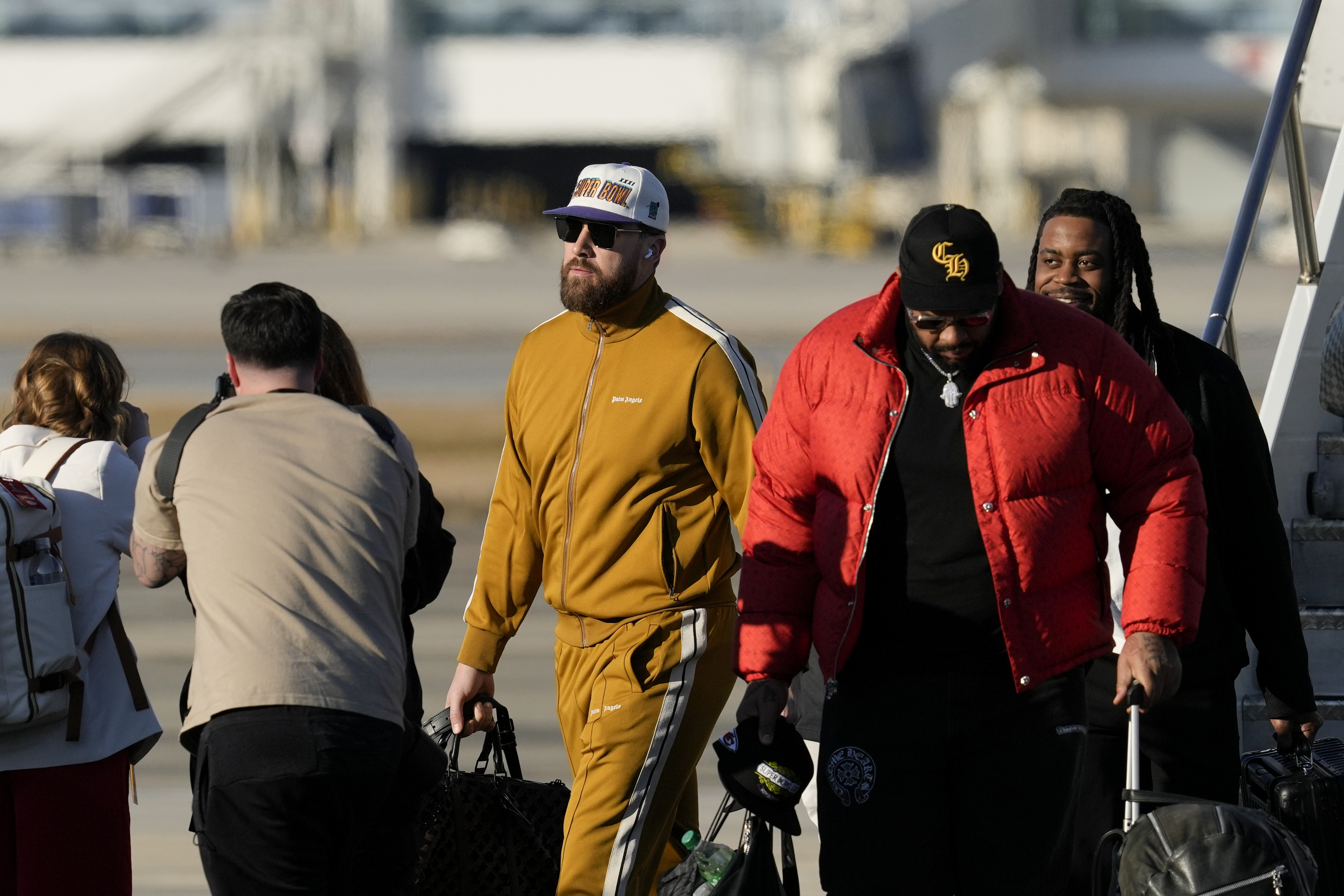 Eagles and Chiefs arrive in New Orleans for Super Bowl week