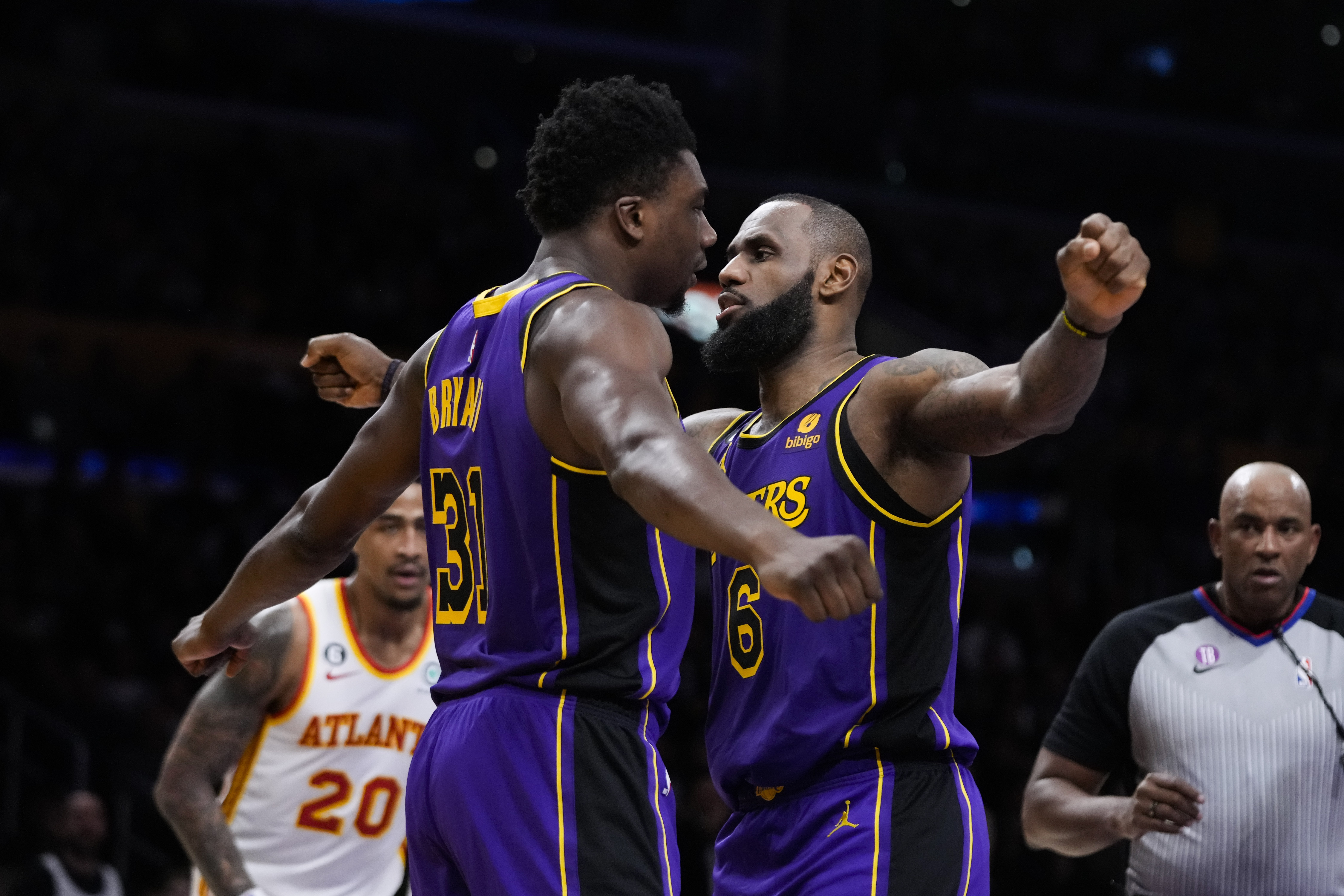 LeBron James and Kobe Bryant put on a show in Hollywood, rated G