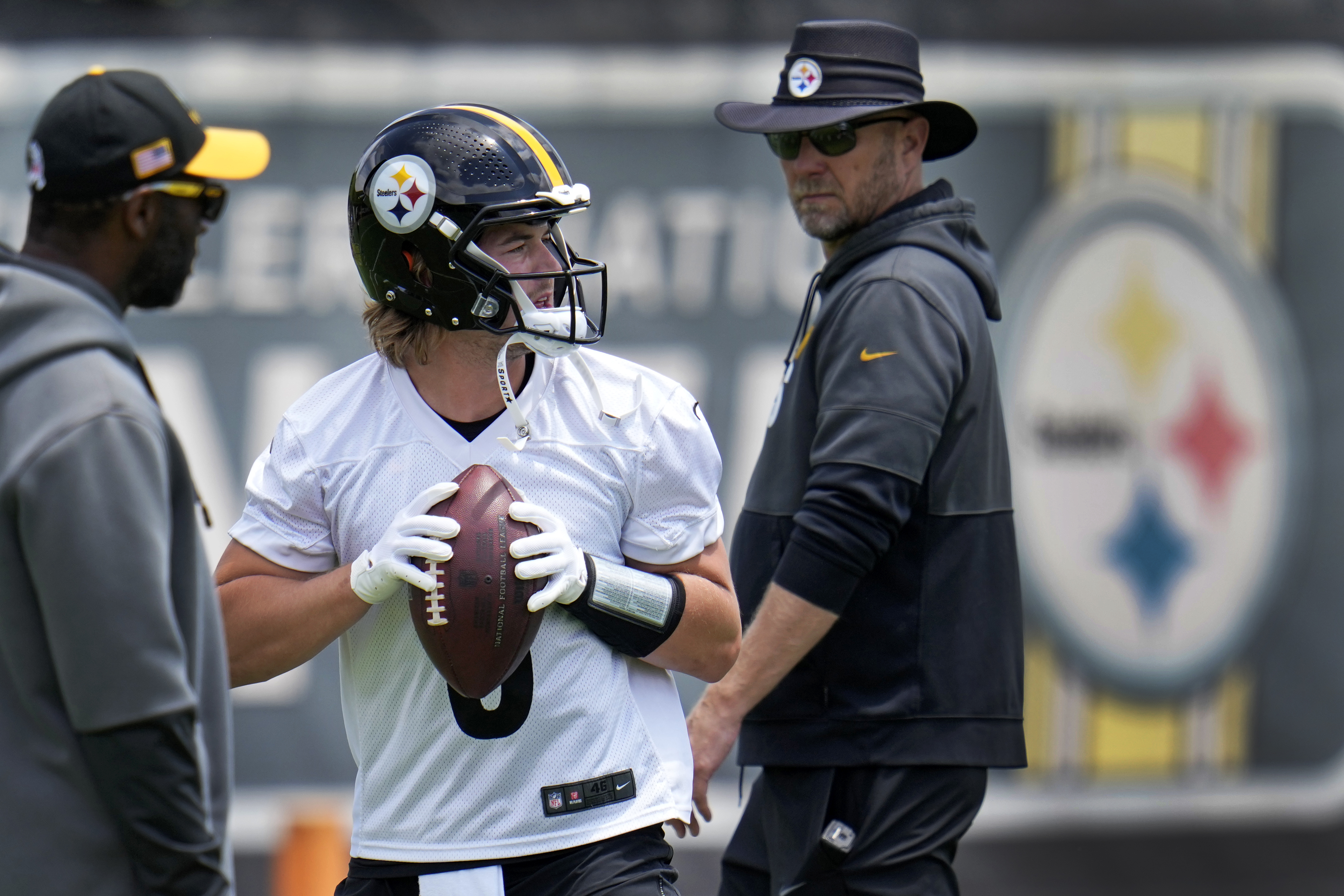 Steelers QB Kenny Pickett enters Year 2 focused on the details - The San  Diego Union-Tribune