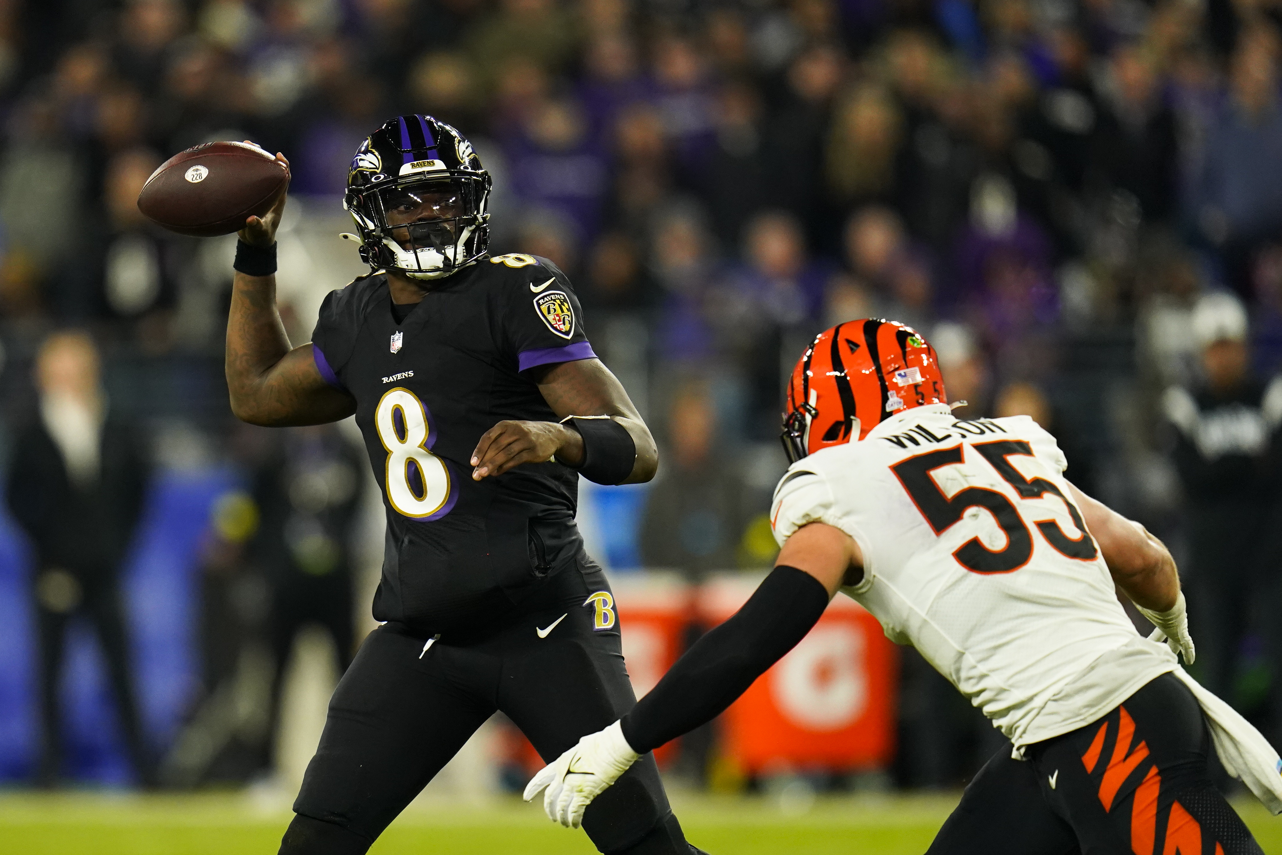 NFL Week 7 picks: Bengals hang with Ravens, Titans-KC play thriller;  Raiders lock of week - Newsday