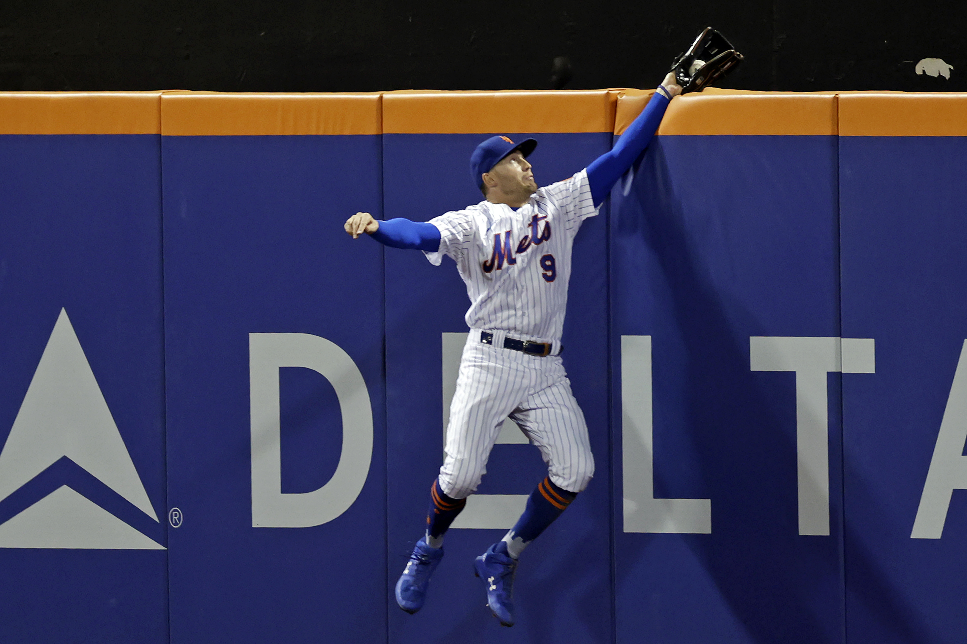 Timmy Trumpet plays horn, Nimmo saves Mets in 2-1 win vs LAD