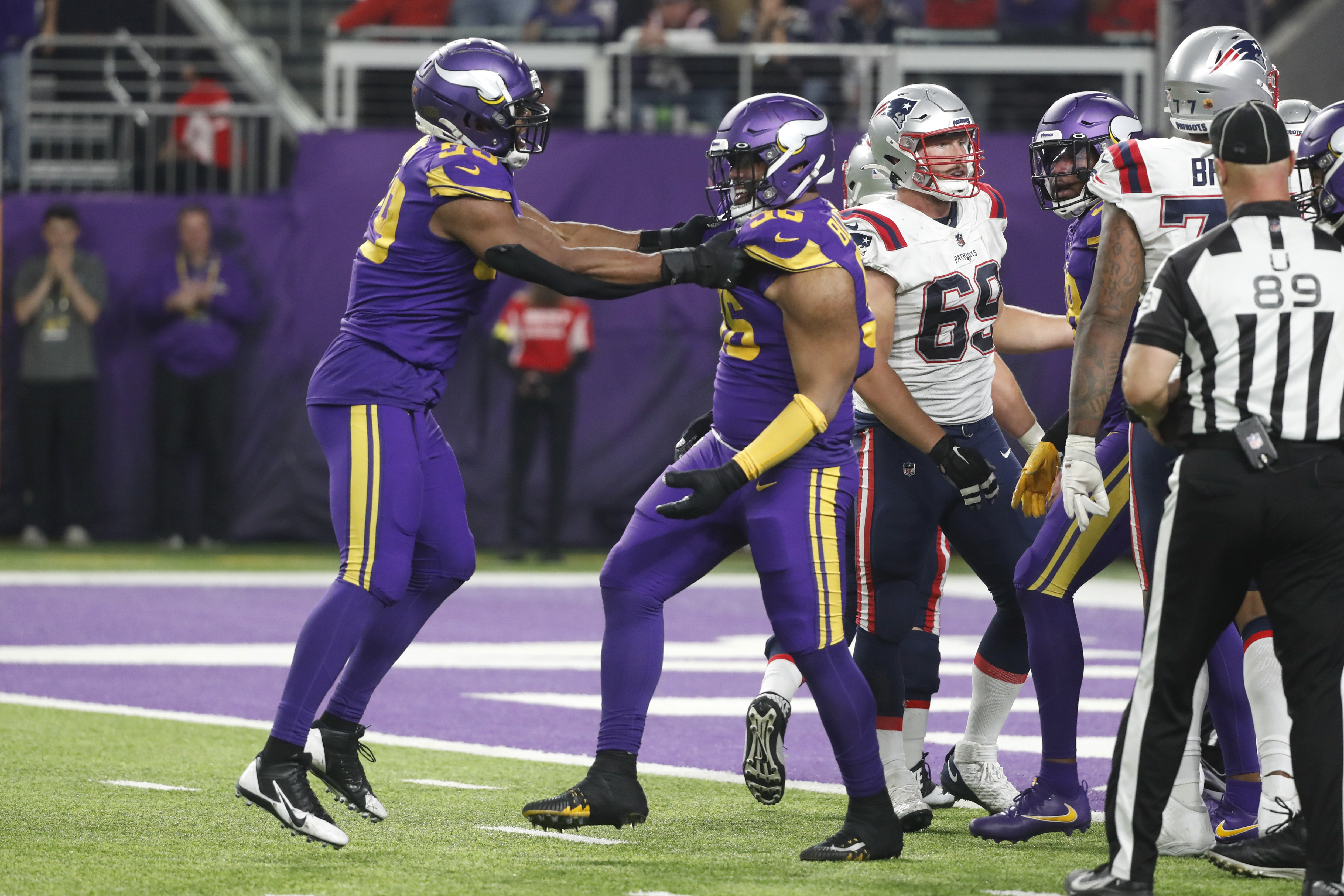 Vikings rebound from blowout to beat Patriots 33-26