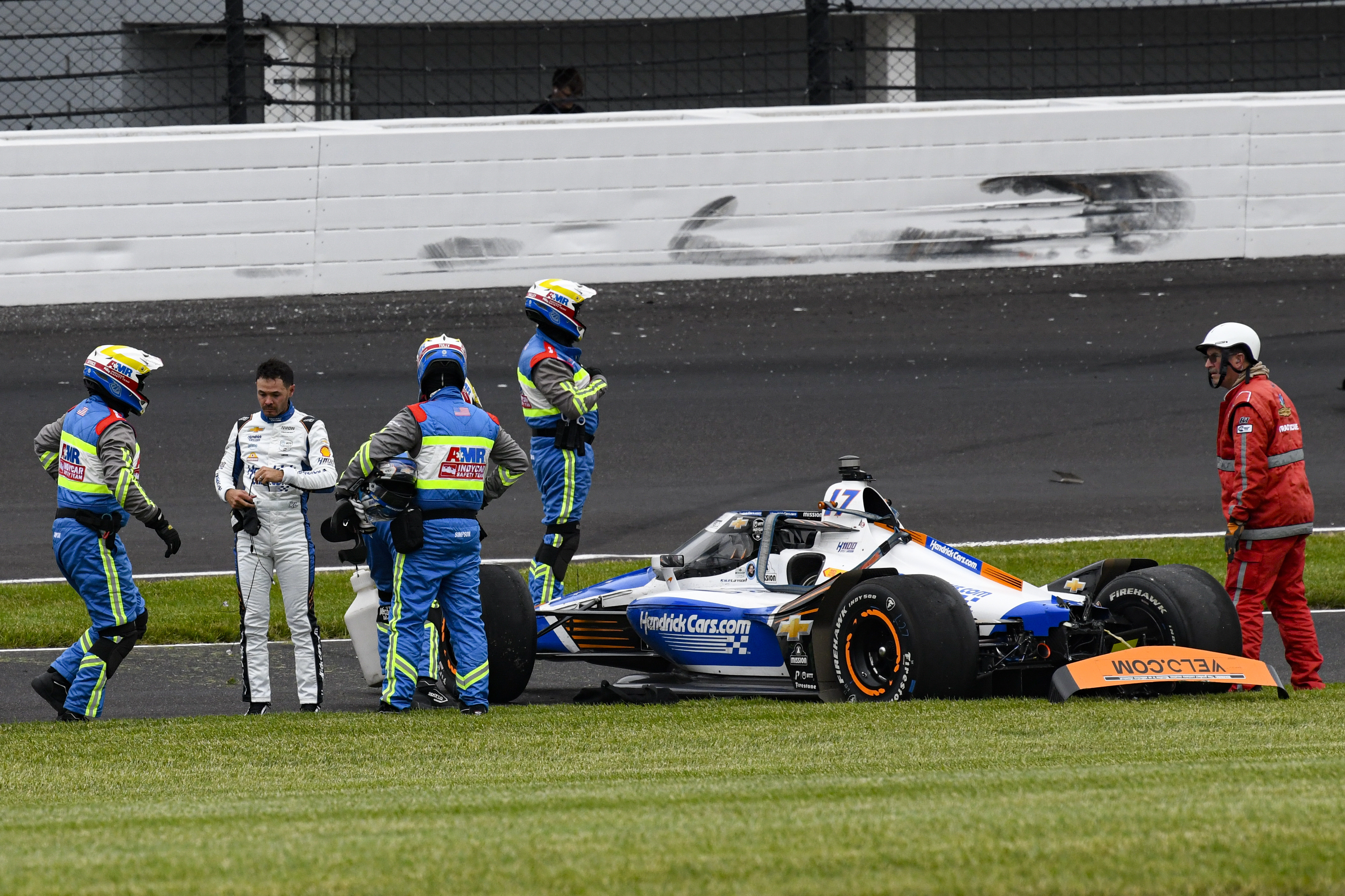 Kyle Larson crashes again at Coca-Cola 600 ending disappointing