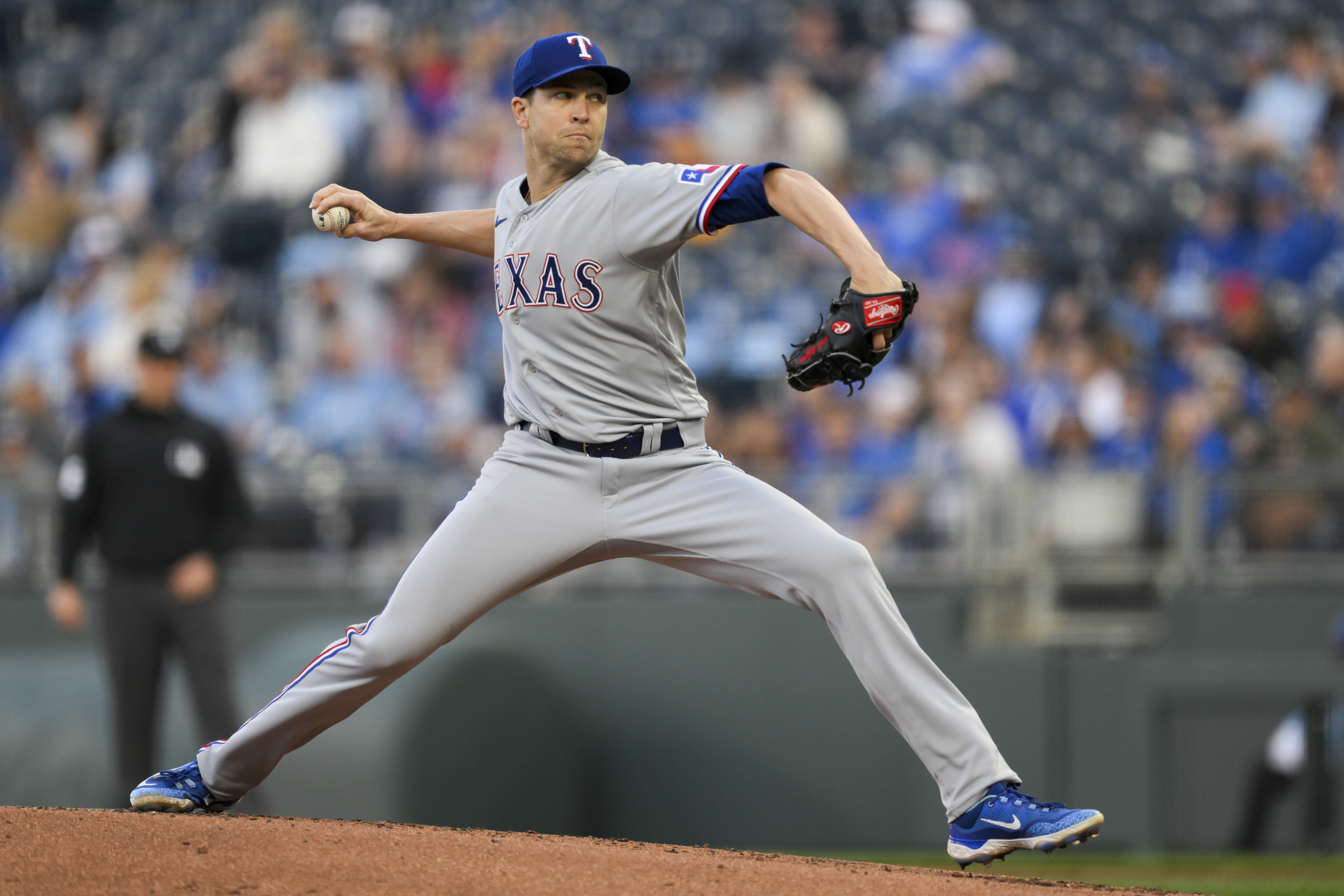 Rangers pitcher Jacob deGrom leaving team to attend birth of third child