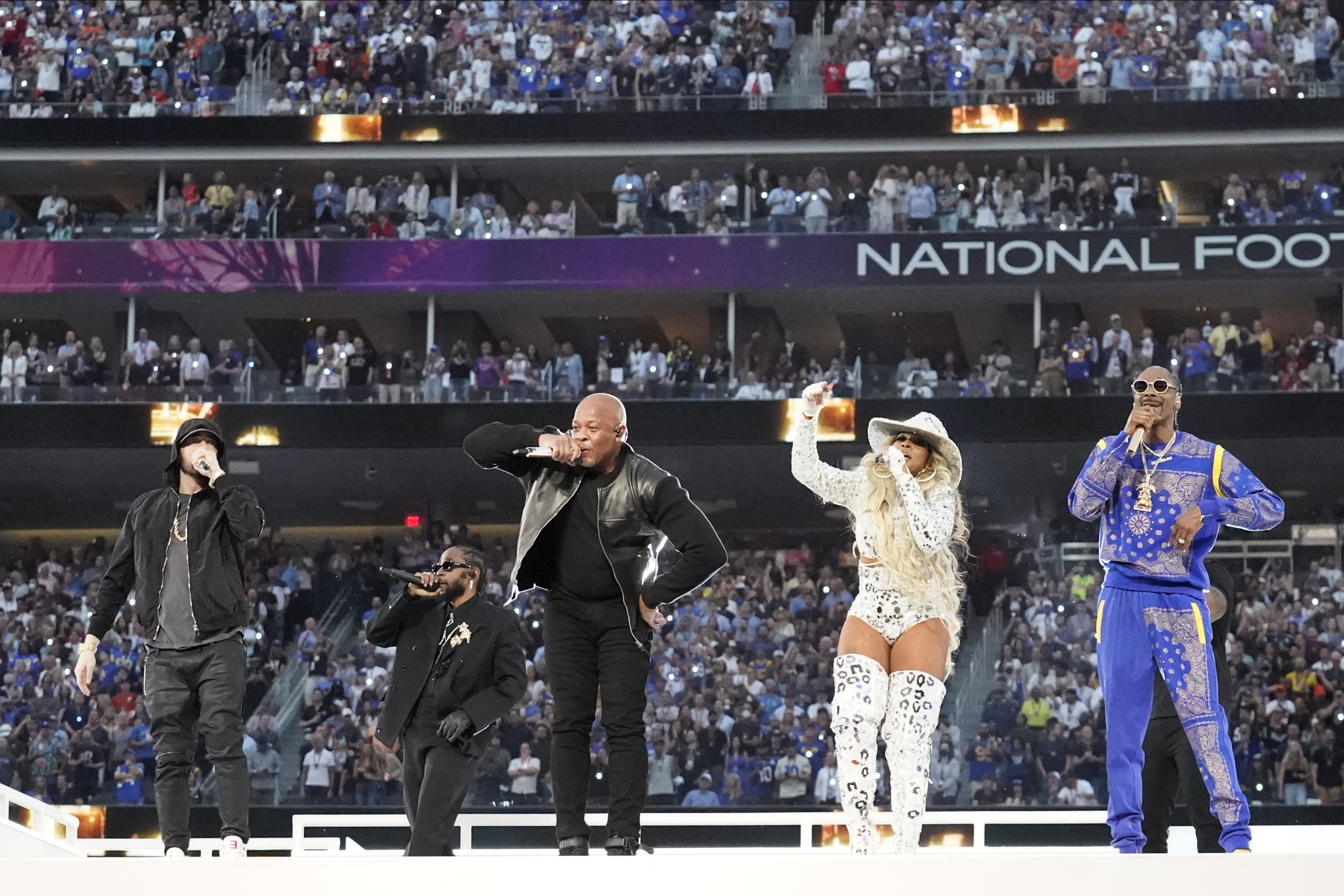 Super Bowl 2022 to feature Dr. Dre, Snoop Dogg, Kendrick Lamar, Eminem,  Mary J. Blige - triple j