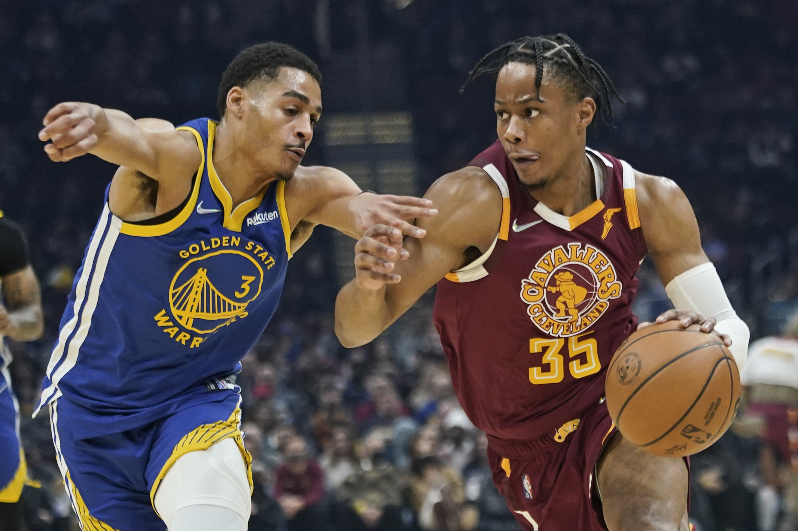 Curry, Warriors outscore Cavaliers 36-8 in fourth quarter